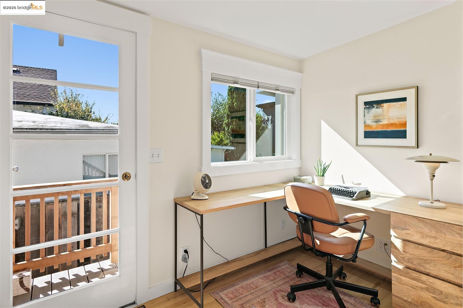 Detail Gallery Image 19 of 38 For 1409 Alcatraz Ave, Berkeley,  CA 94702 - 4 Beds | 3 Baths
