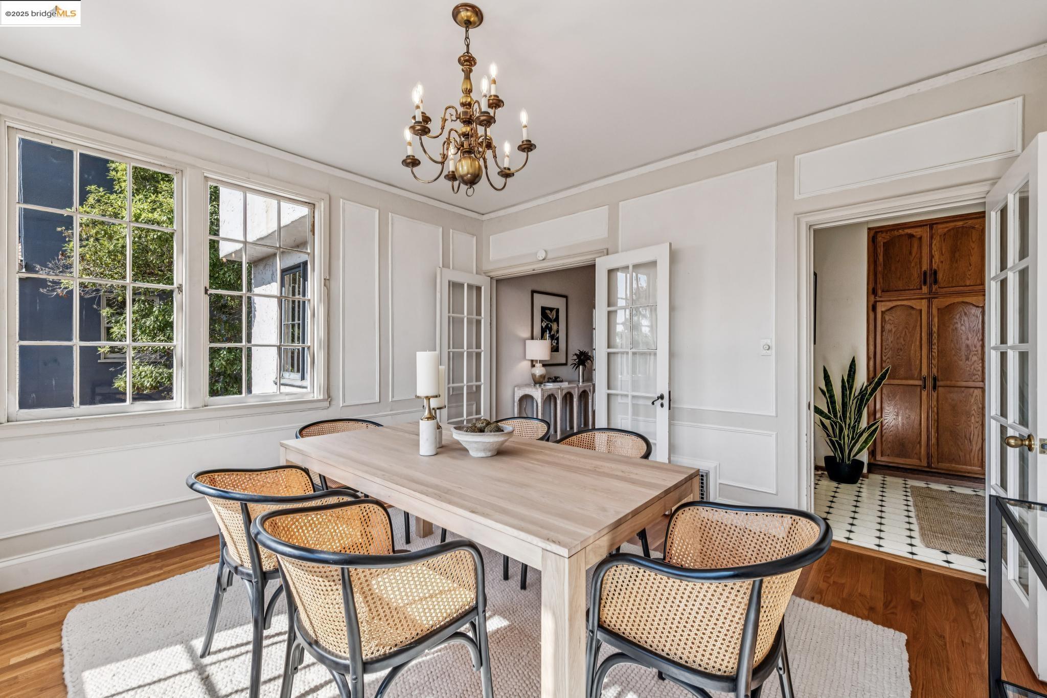 Detail Gallery Image 14 of 60 For 962 Arlington Ave, Berkeley,  CA 94707 - 4 Beds | 2/1 Baths