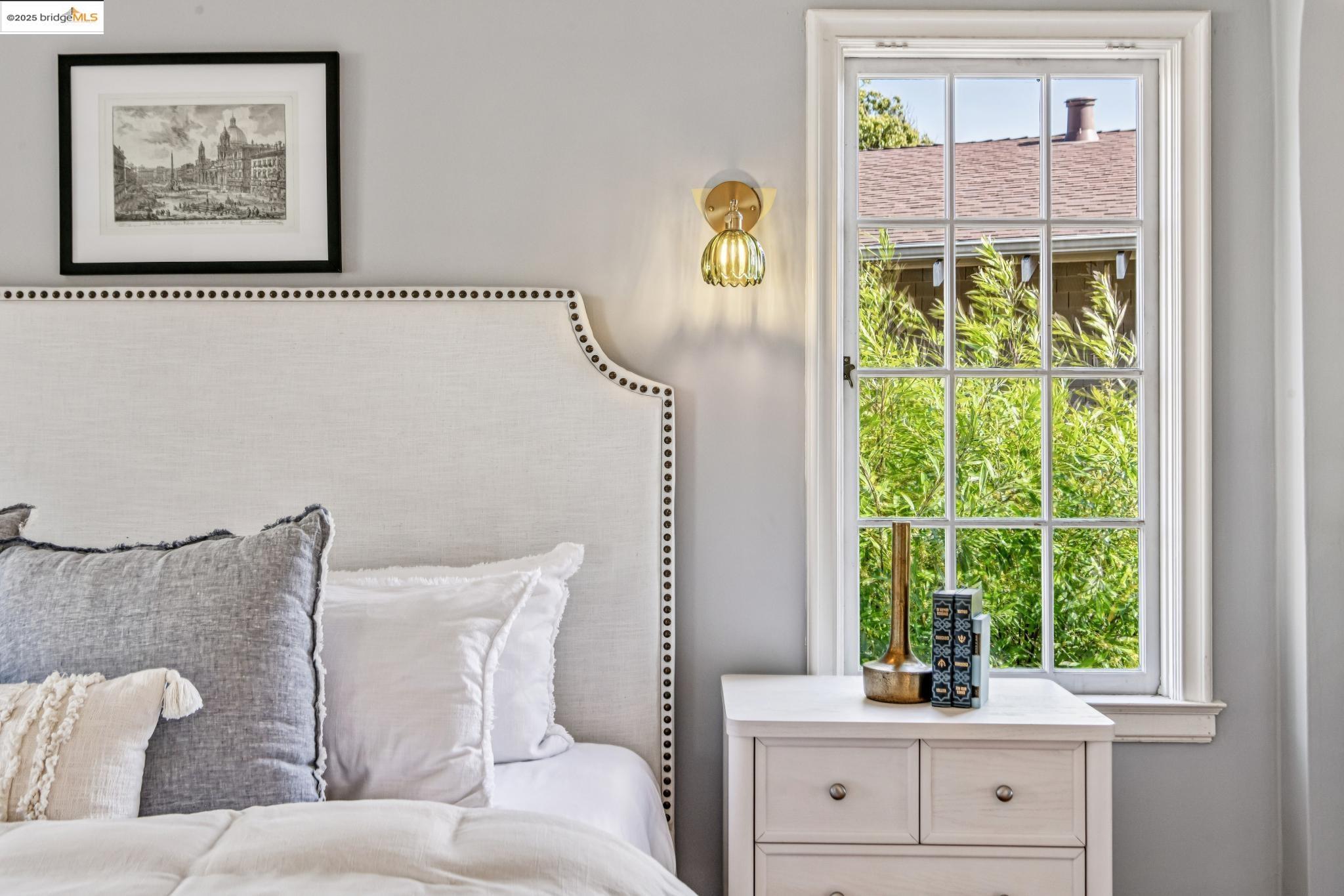 Detail Gallery Image 24 of 60 For 962 Arlington Ave, Berkeley,  CA 94707 - 4 Beds | 2/1 Baths