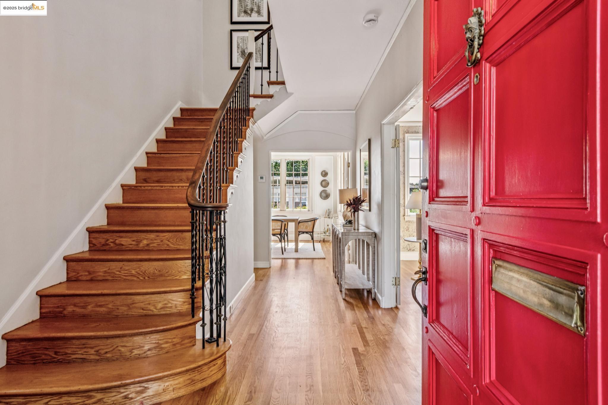 Detail Gallery Image 4 of 60 For 962 Arlington Ave, Berkeley,  CA 94707 - 4 Beds | 2/1 Baths