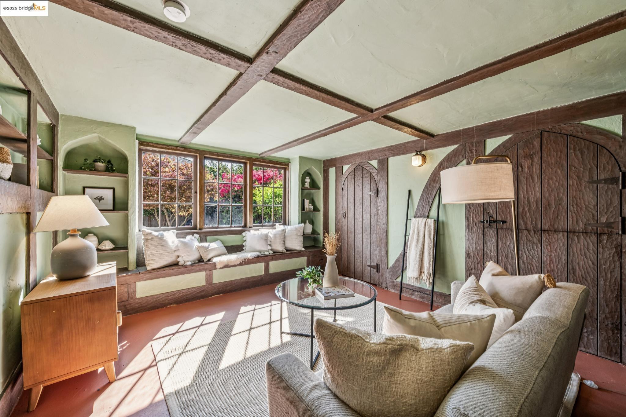 Detail Gallery Image 43 of 60 For 962 Arlington Ave, Berkeley,  CA 94707 - 4 Beds | 2/1 Baths