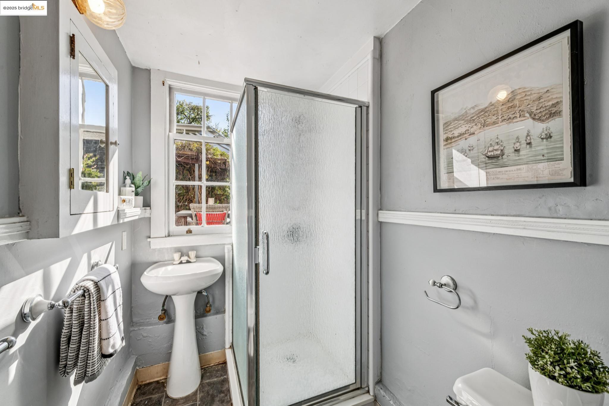 Detail Gallery Image 48 of 60 For 962 Arlington Ave, Berkeley,  CA 94707 - 4 Beds | 2/1 Baths