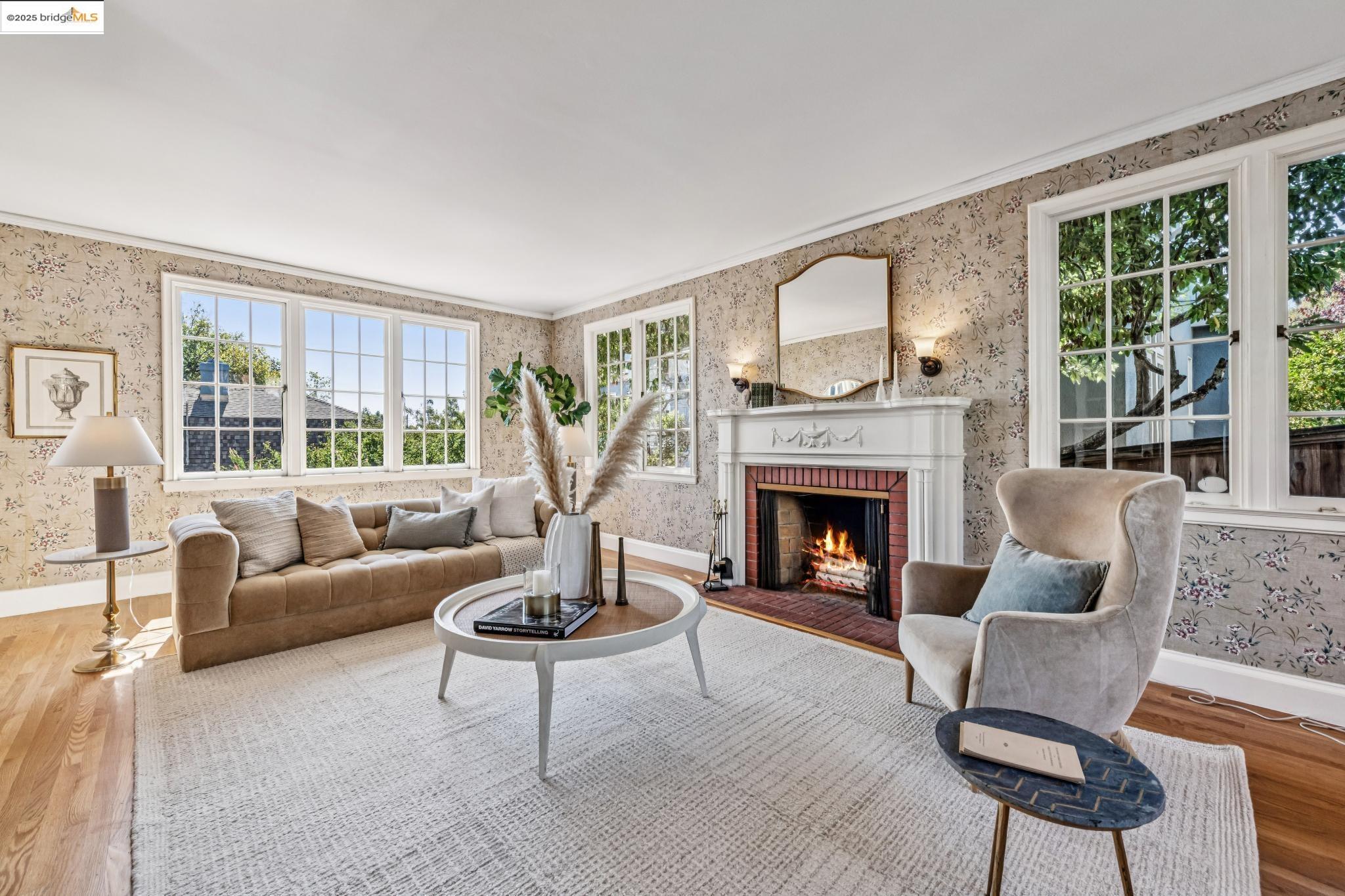 Detail Gallery Image 7 of 60 For 962 Arlington Ave, Berkeley,  CA 94707 - 4 Beds | 2/1 Baths