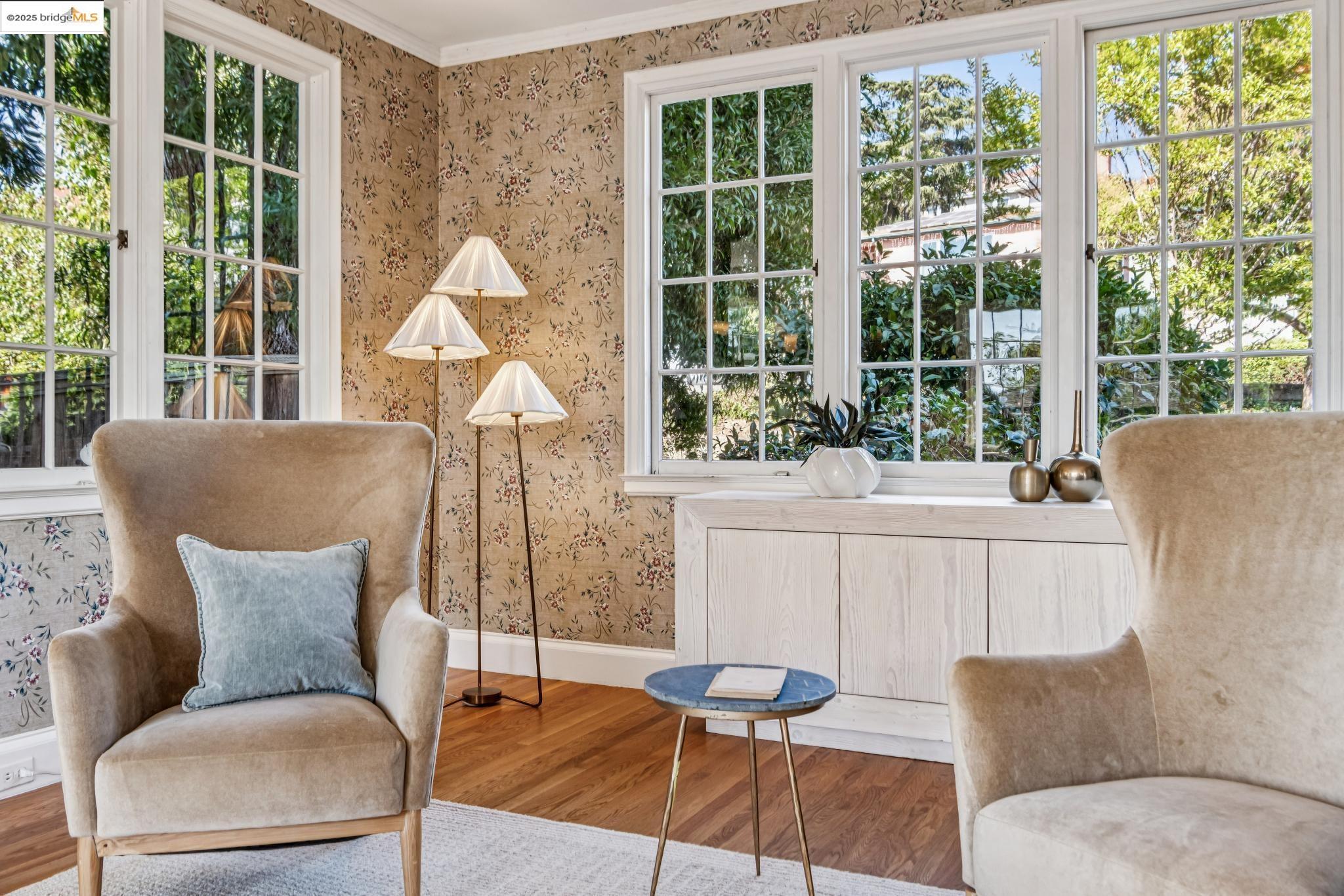Detail Gallery Image 10 of 60 For 962 Arlington Ave, Berkeley,  CA 94707 - 4 Beds | 2/1 Baths