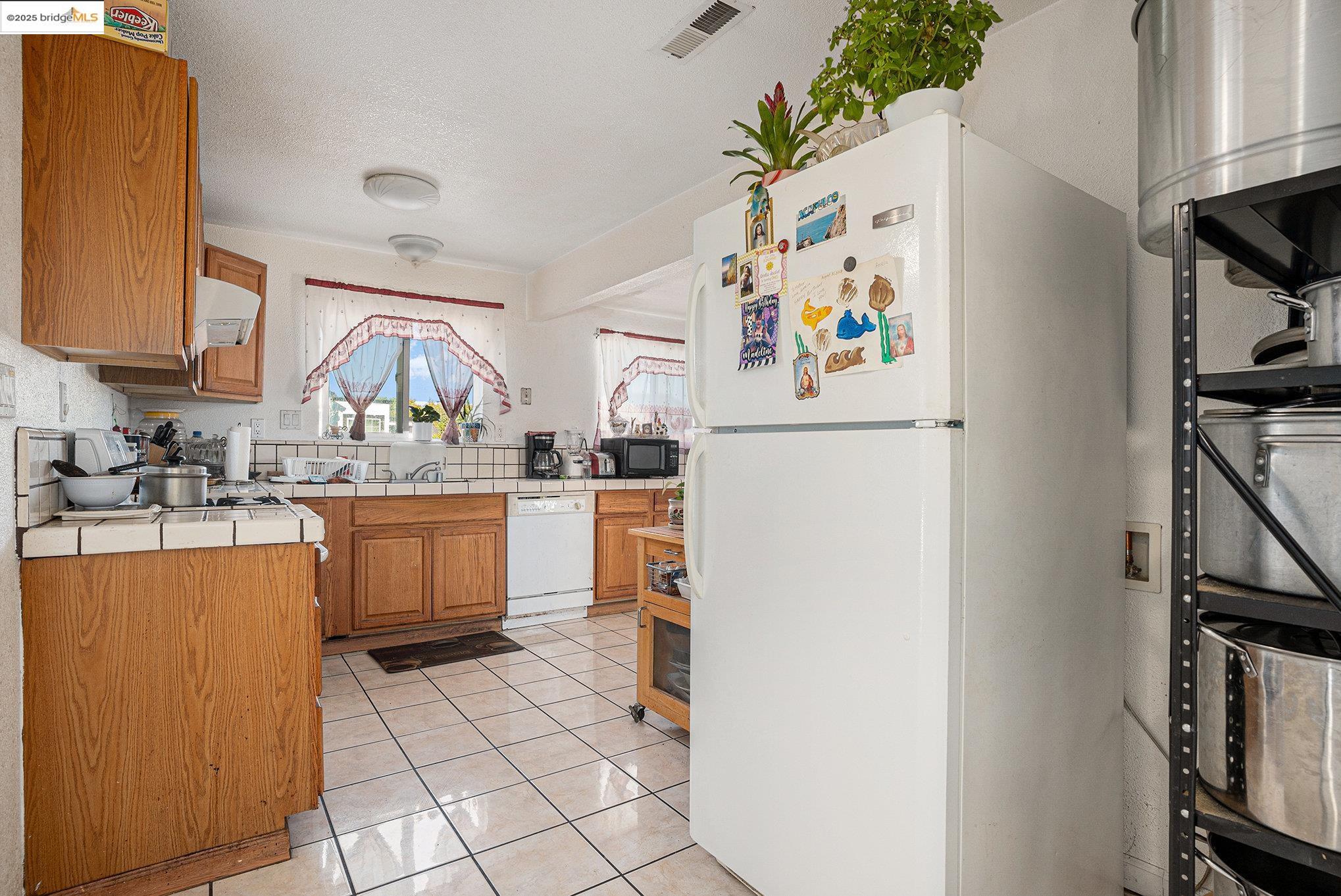 Detail Gallery Image 8 of 17 For 333 Winton Ave, Hayward,  CA 94544 - 2 Beds | 1 Baths