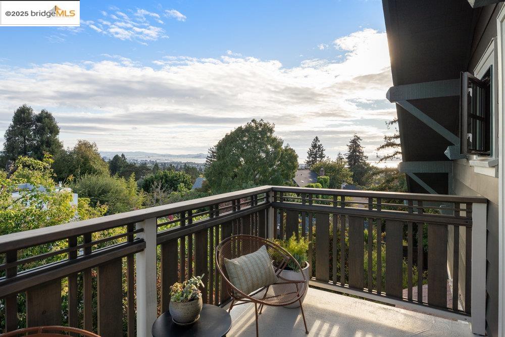 Detail Gallery Image 28 of 60 For 1178 Oxford St, Berkeley,  CA 94707 - 4 Beds | 4 Baths