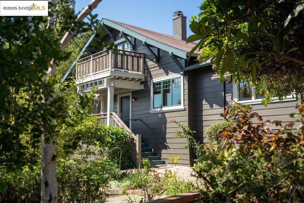 Detail Gallery Image 5 of 60 For 1178 Oxford St, Berkeley,  CA 94707 - 4 Beds | 4 Baths