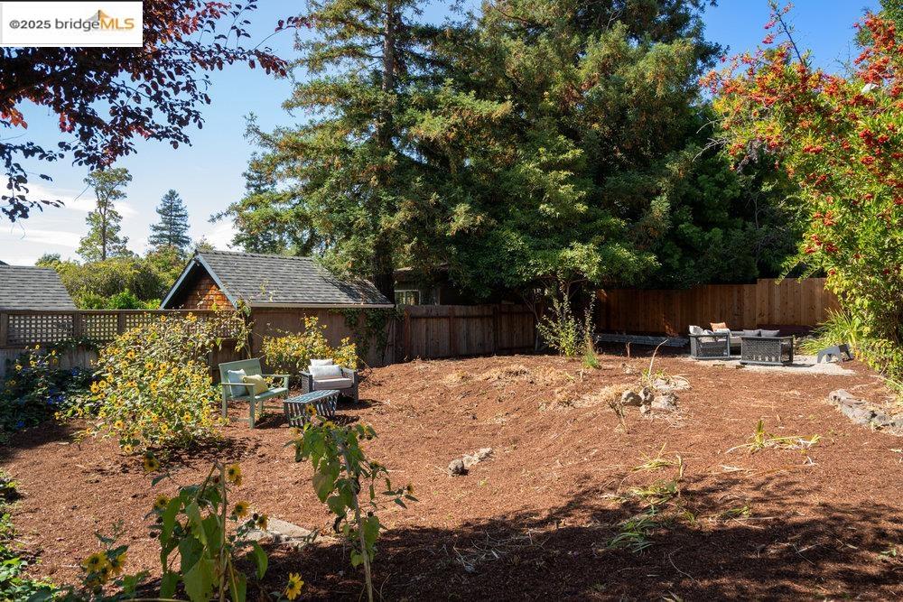 Detail Gallery Image 41 of 60 For 1178 Oxford St, Berkeley,  CA 94707 - 4 Beds | 4 Baths