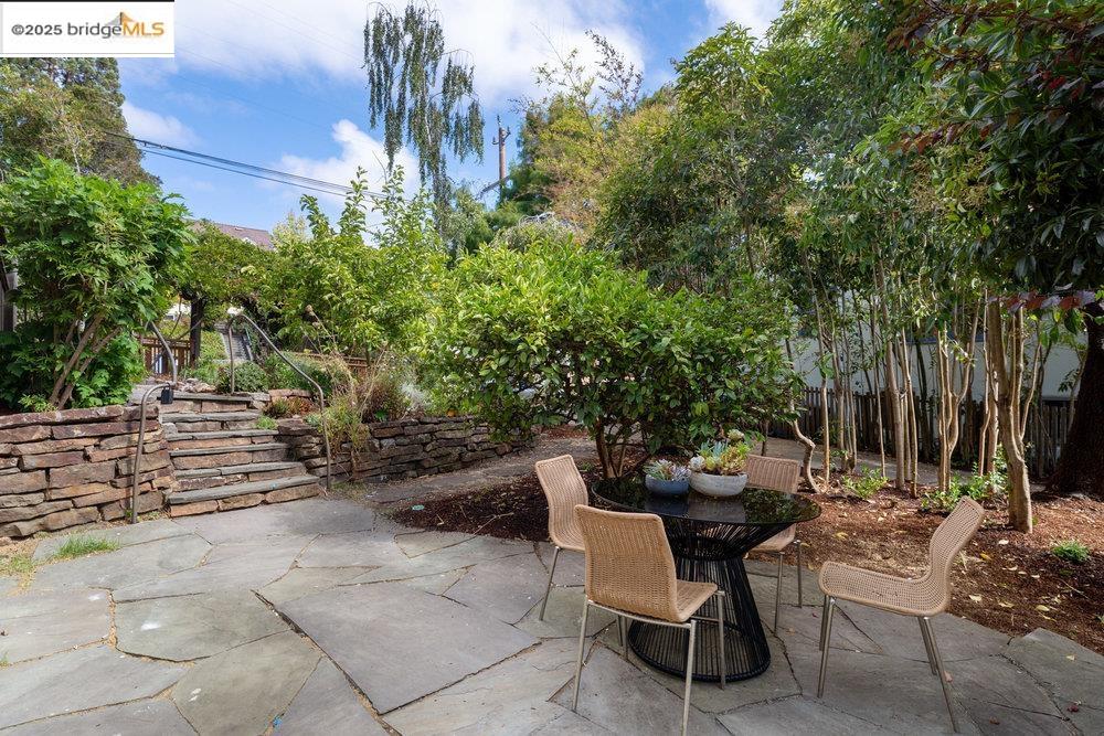 Detail Gallery Image 46 of 60 For 1178 Oxford St, Berkeley,  CA 94707 - 4 Beds | 4 Baths