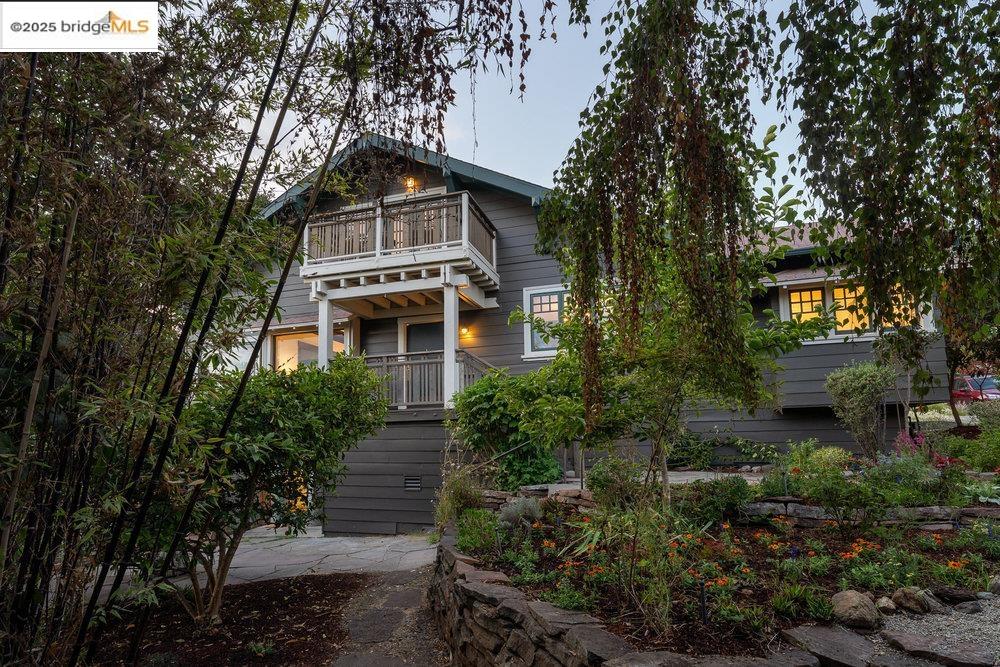 Detail Gallery Image 50 of 60 For 1178 Oxford St, Berkeley,  CA 94707 - 4 Beds | 4 Baths
