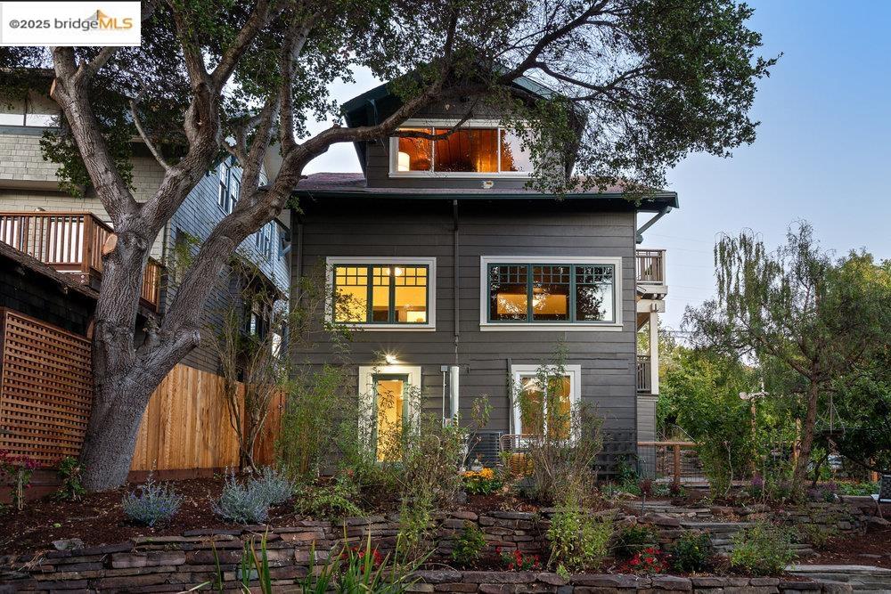Detail Gallery Image 51 of 60 For 1178 Oxford St, Berkeley,  CA 94707 - 4 Beds | 4 Baths