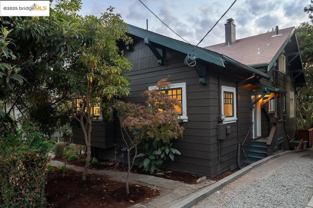 Detail Gallery Image 54 of 60 For 1178 Oxford St, Berkeley,  CA 94707 - 4 Beds | 4 Baths