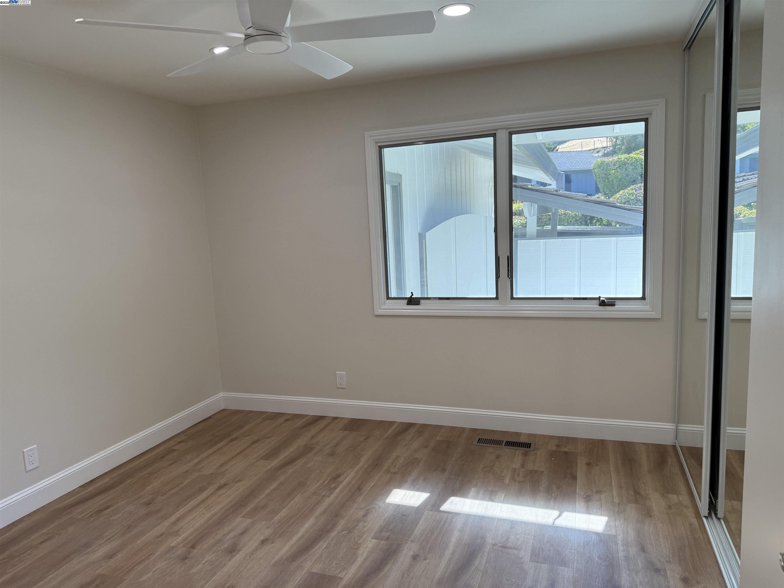 Detail Gallery Image 20 of 22 For 174 Town and Country Dr, Danville,  CA 94526 - 5 Beds | 2/1 Baths