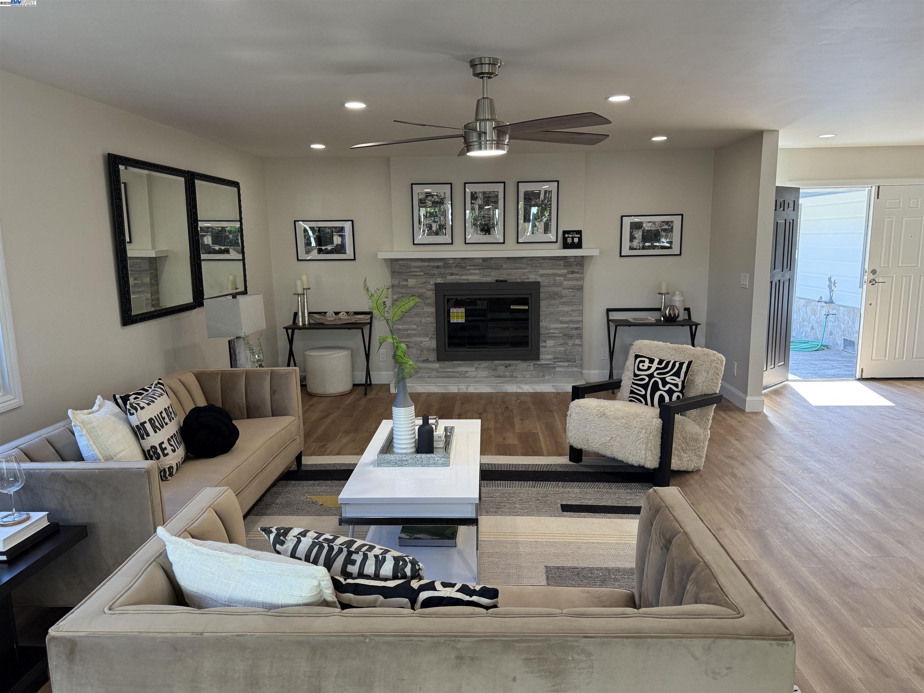 Detail Gallery Image 10 of 22 For 174 Town and Country Dr, Danville,  CA 94526 - 5 Beds | 2/1 Baths