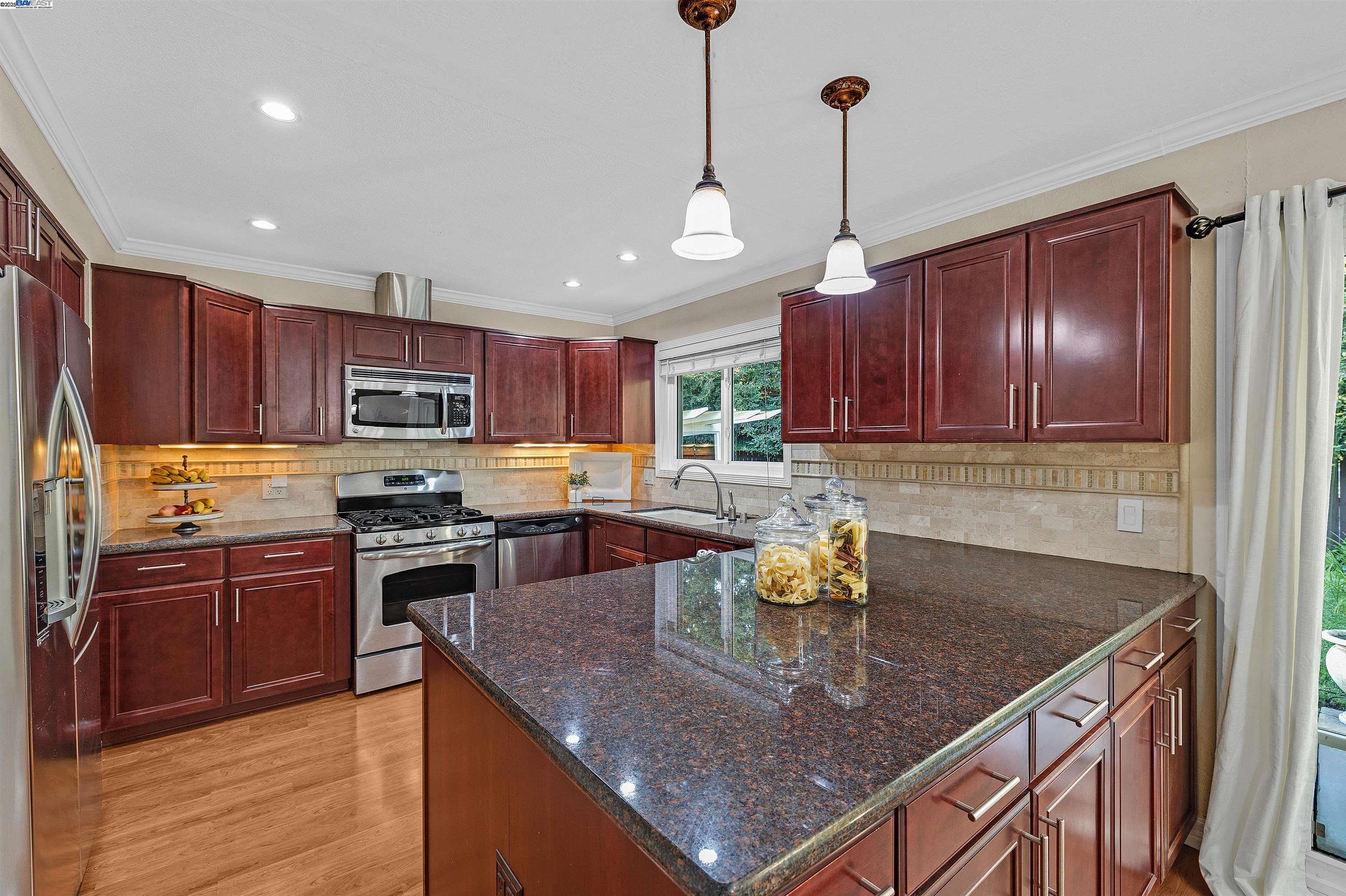 Detail Gallery Image 13 of 44 For 174 Dogwood Pl, San Ramon,  CA 94583 - 2 Beds | 2 Baths
