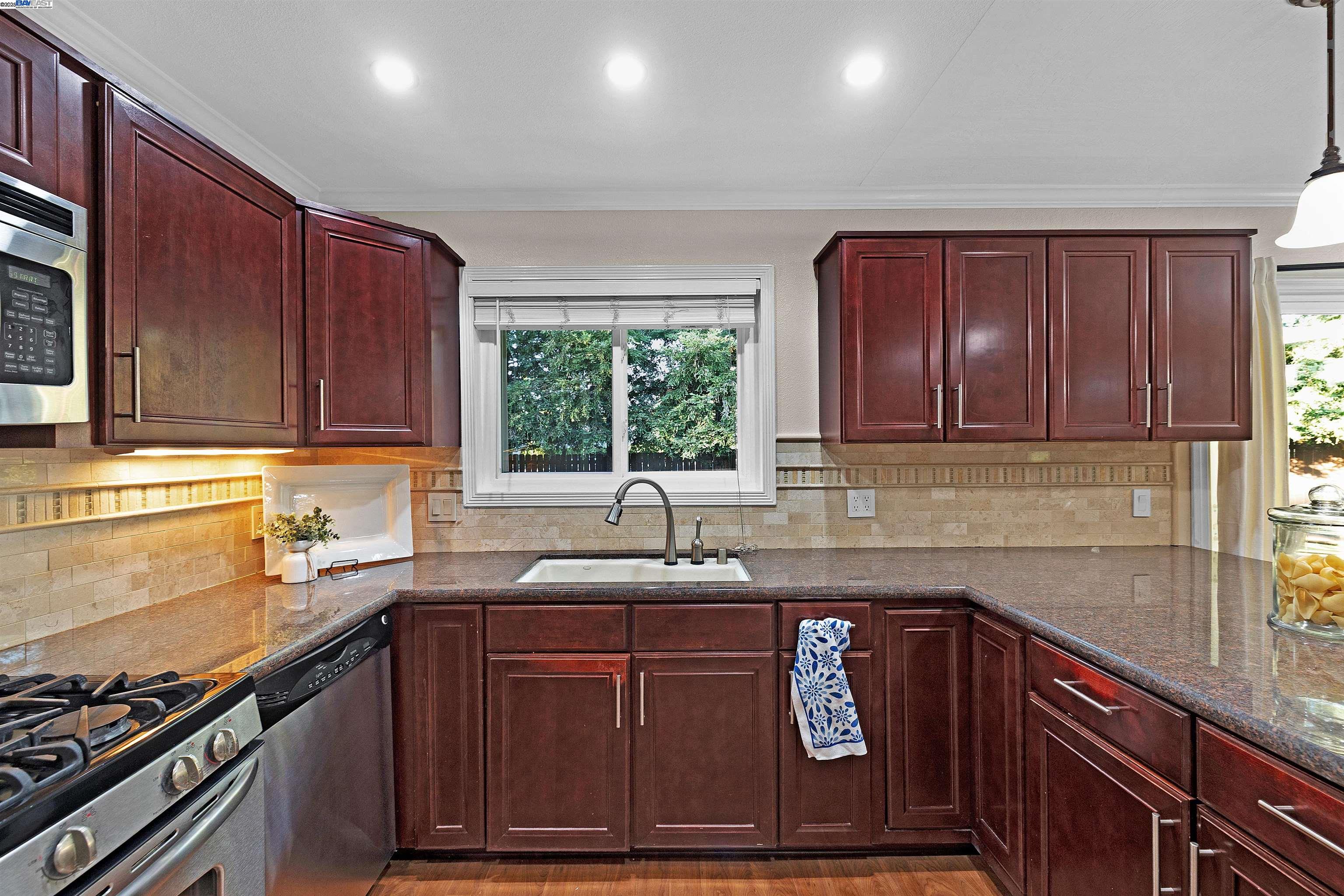 Detail Gallery Image 15 of 44 For 174 Dogwood Pl, San Ramon,  CA 94583 - 2 Beds | 2 Baths