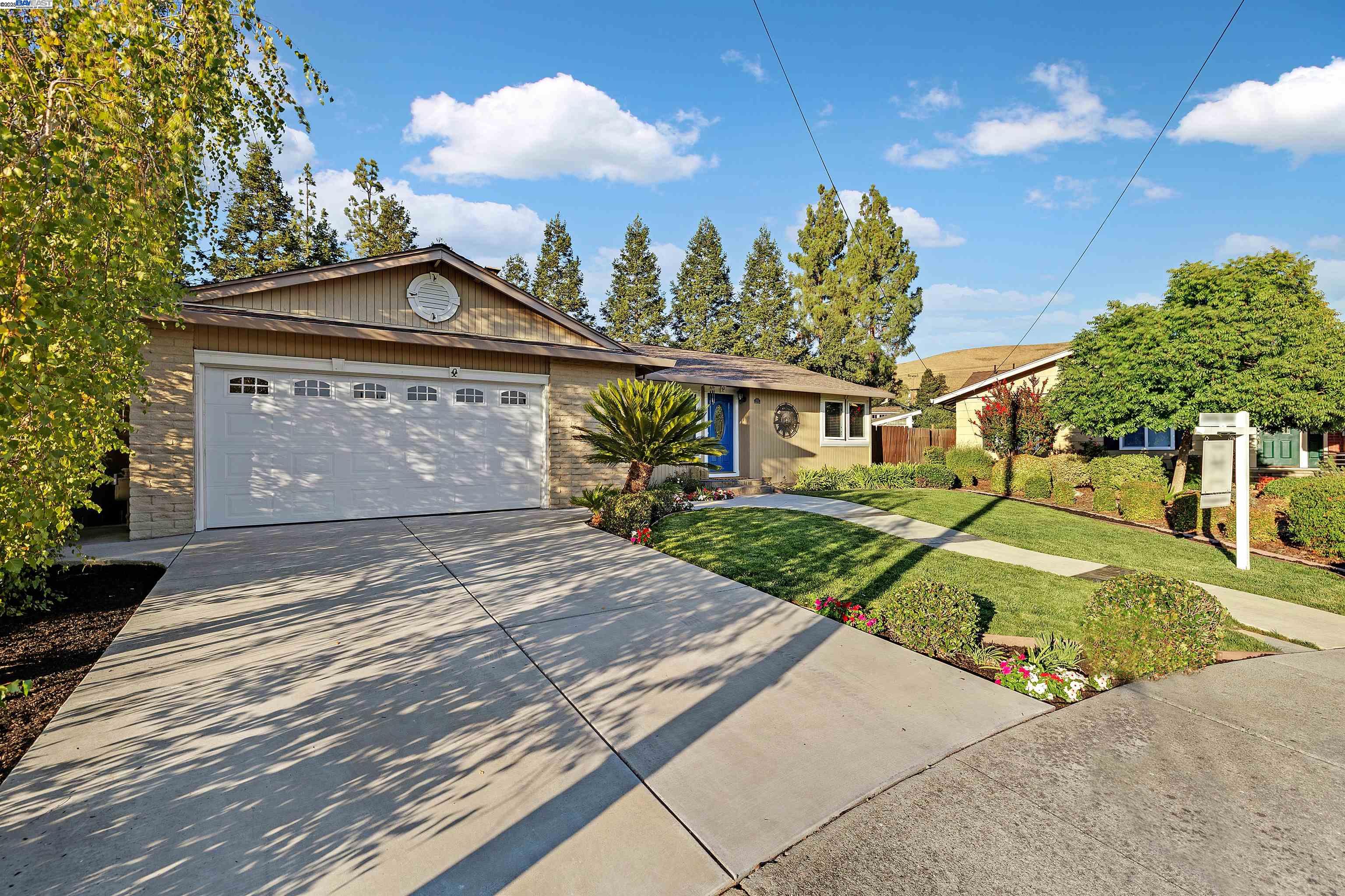 Detail Gallery Image 3 of 44 For 174 Dogwood Pl, San Ramon,  CA 94583 - 2 Beds | 2 Baths