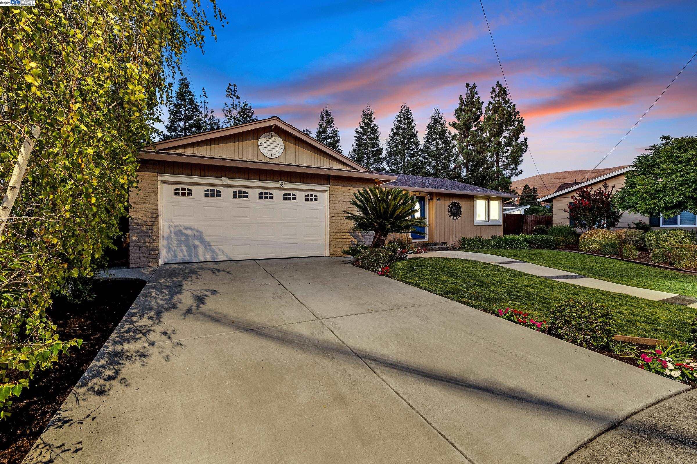 Detail Gallery Image 4 of 44 For 174 Dogwood Pl, San Ramon,  CA 94583 - 2 Beds | 2 Baths