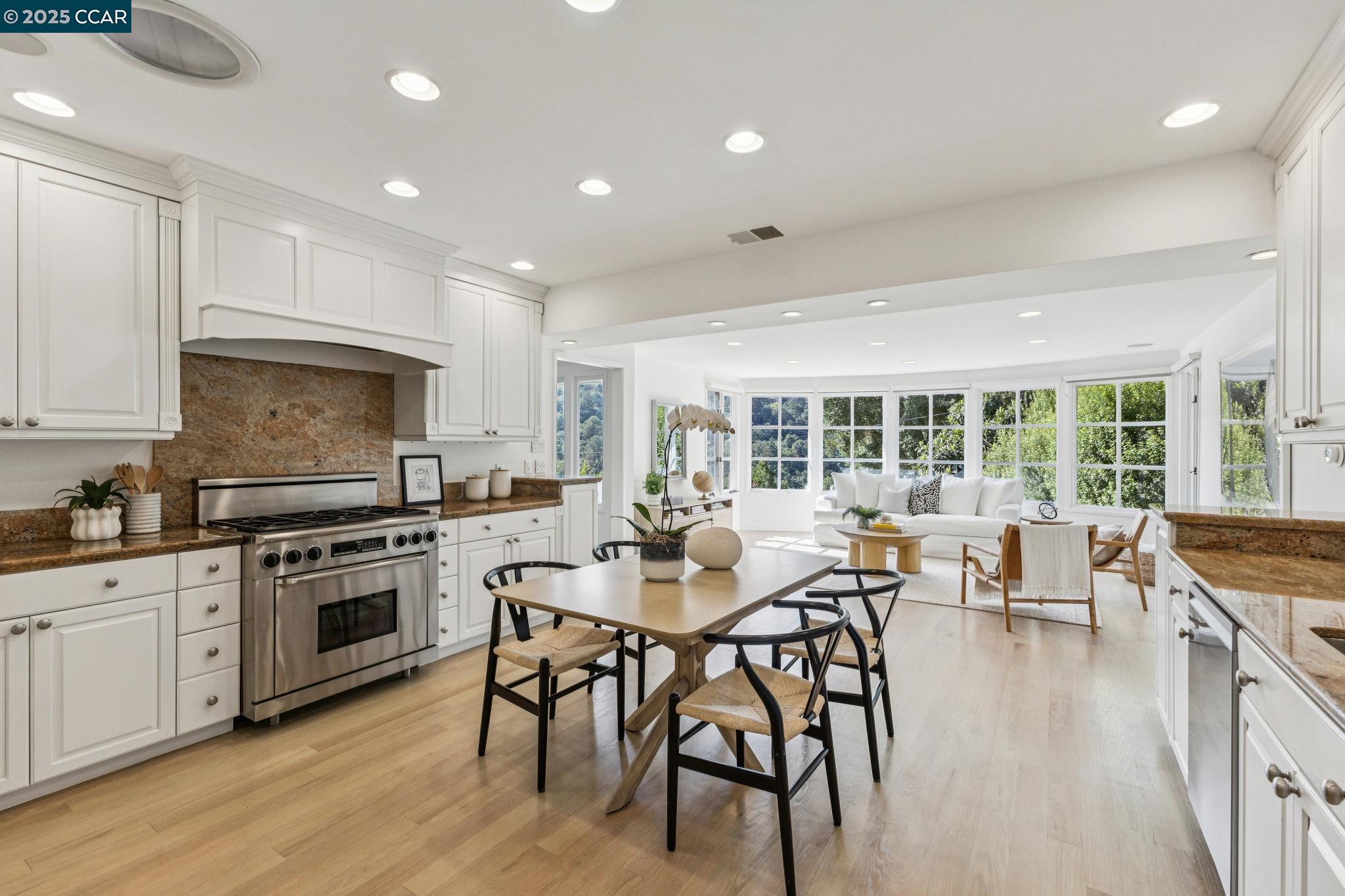 Detail Gallery Image 12 of 45 For 32 Dos Posos, Orinda,  CA 94563 - 4 Beds | 3/1 Baths