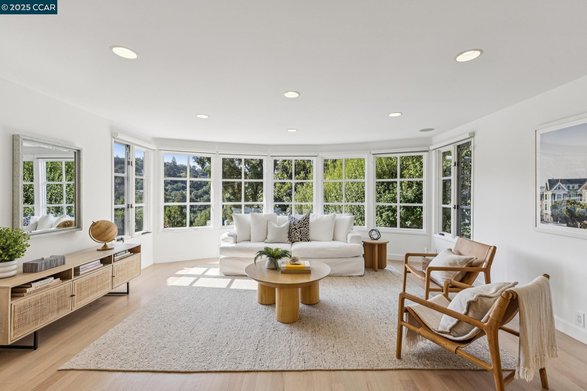 Detail Gallery Image 14 of 45 For 32 Dos Posos, Orinda,  CA 94563 - 4 Beds | 3/1 Baths