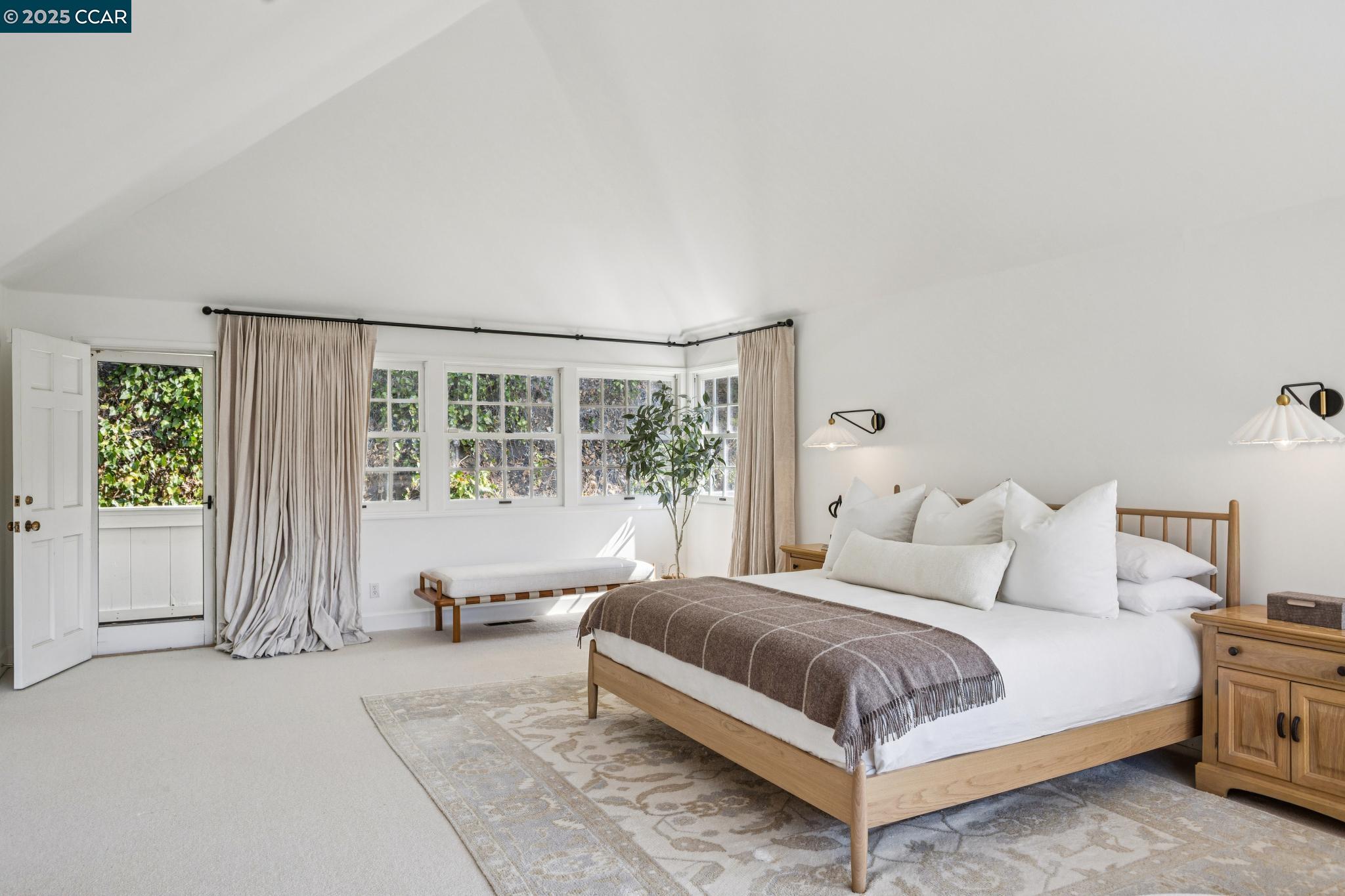 Detail Gallery Image 29 of 45 For 32 Dos Posos, Orinda,  CA 94563 - 4 Beds | 3/1 Baths