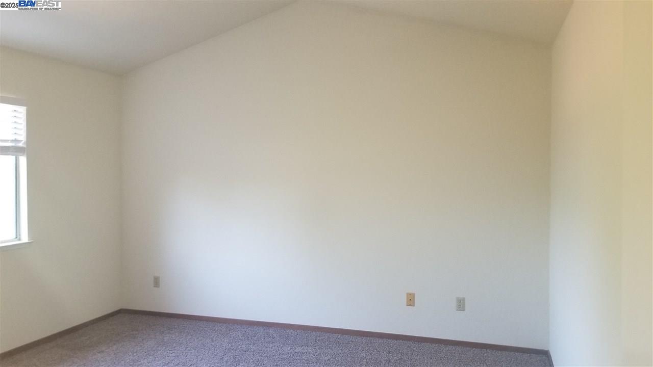 Detail Gallery Image 9 of 18 For 3011 Badger Dr, Pleasanton,  CA 94566-8707 - 4 Beds | 2/1 Baths