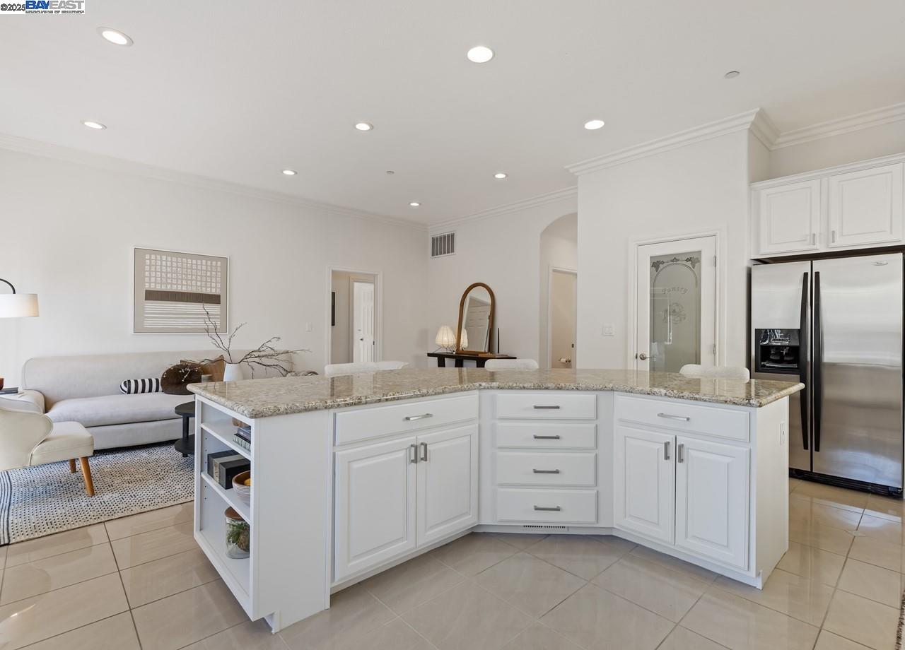 Detail Gallery Image 17 of 46 For 924 S Wolfe Rd, Sunnyvale,  CA 94086 - 4 Beds | 3/1 Baths