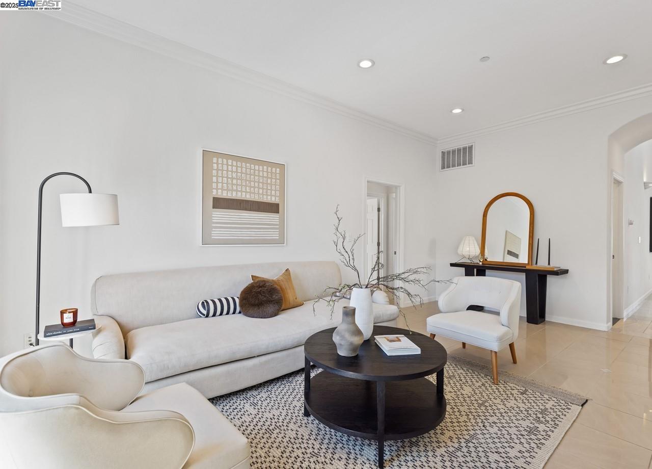 Detail Gallery Image 21 of 46 For 924 S Wolfe Rd, Sunnyvale,  CA 94086 - 4 Beds | 3/1 Baths