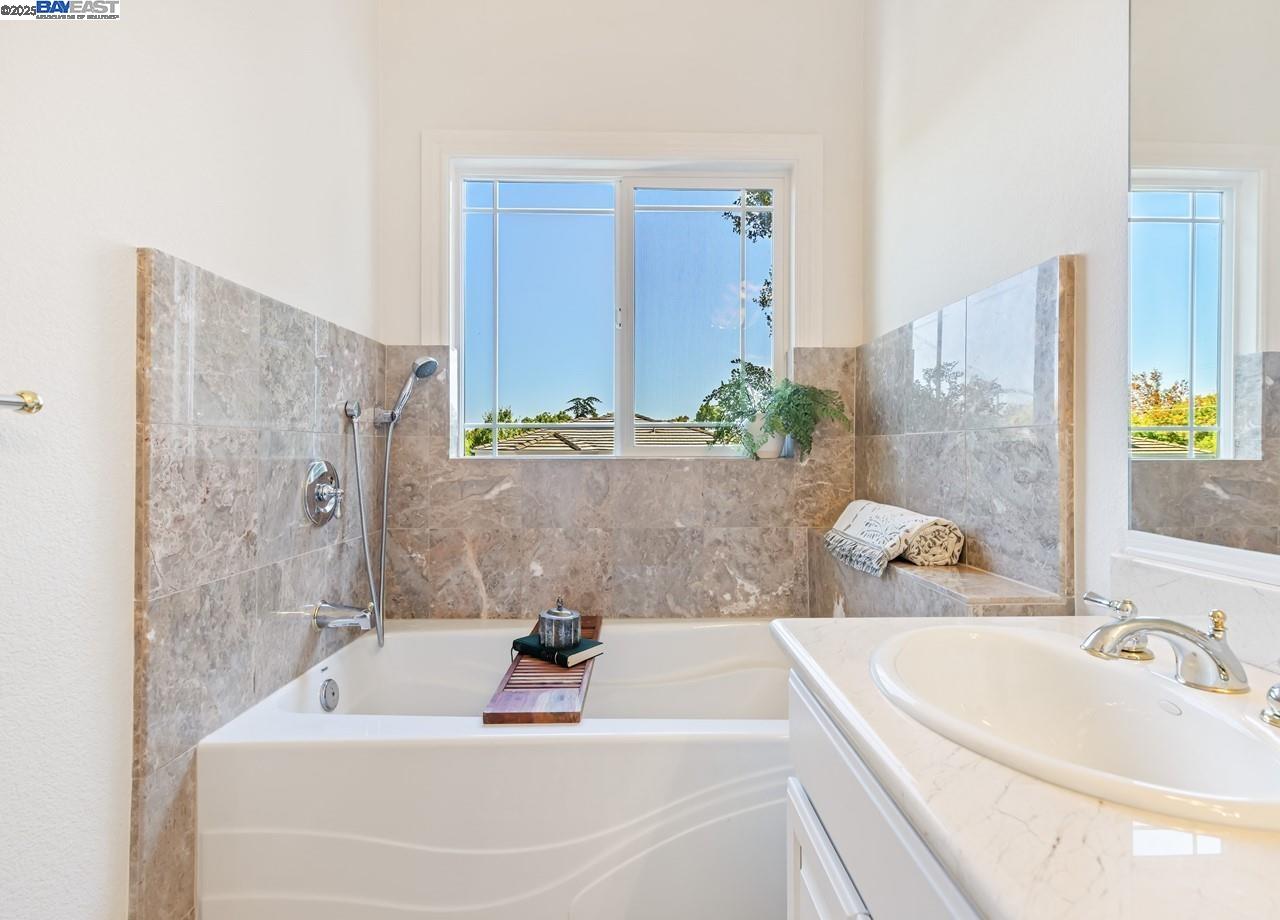 Detail Gallery Image 32 of 46 For 924 S Wolfe Rd, Sunnyvale,  CA 94086 - 4 Beds | 3/1 Baths