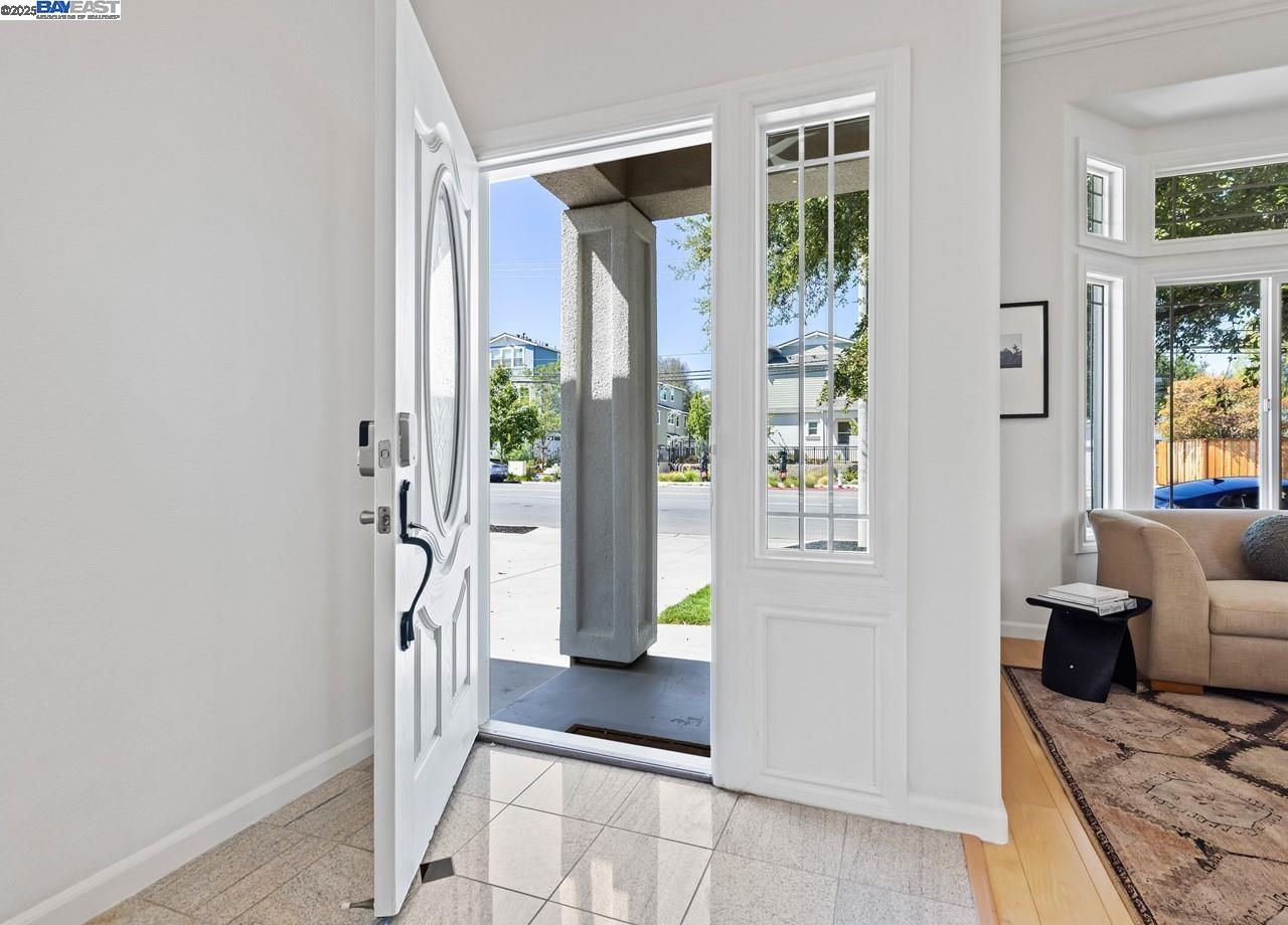 Detail Gallery Image 5 of 46 For 924 S Wolfe Rd, Sunnyvale,  CA 94086 - 4 Beds | 3/1 Baths
