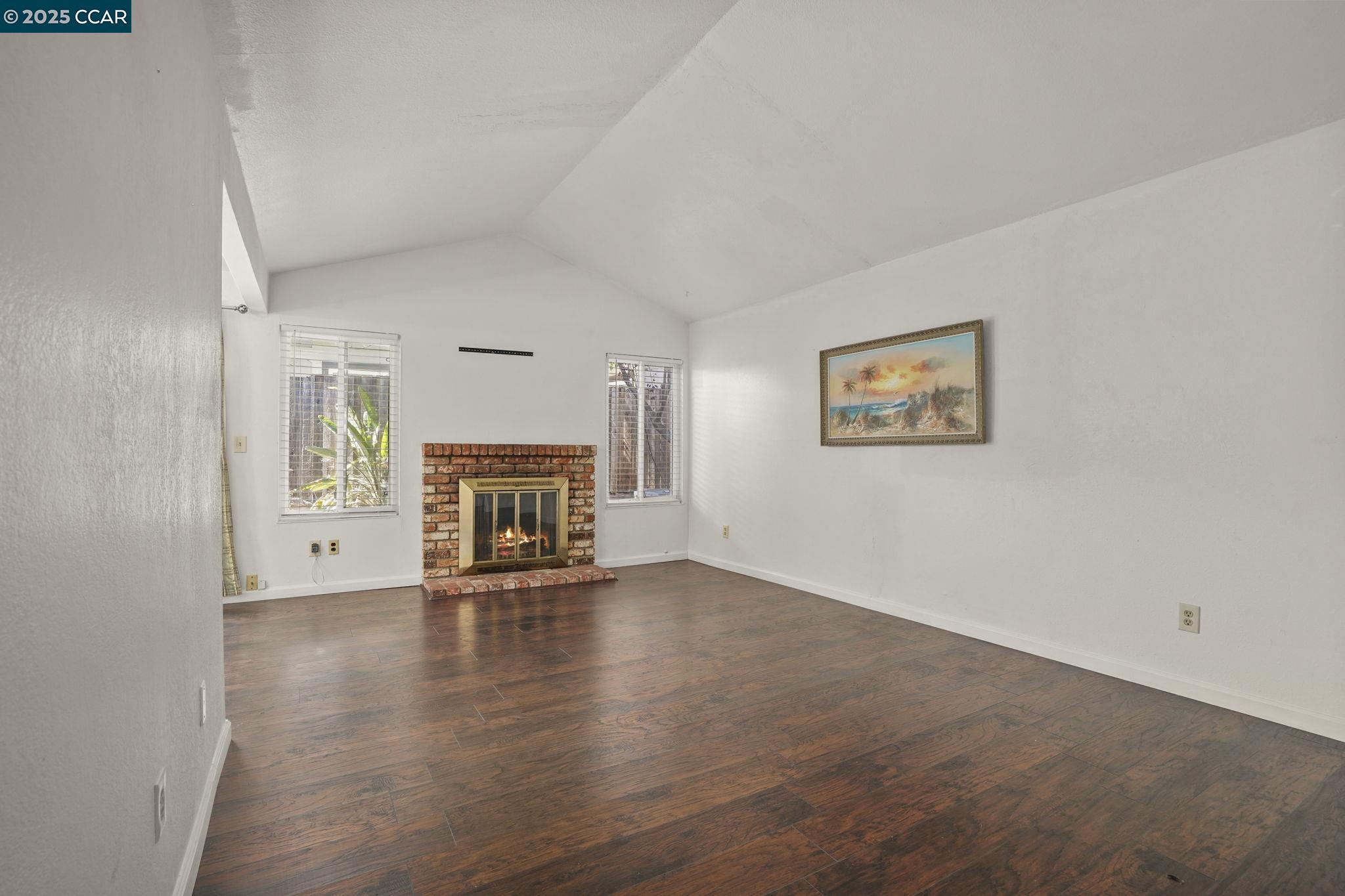 Detail Gallery Image 3 of 29 For 3224 Madrone St, Antioch,  CA 94509 - 3 Beds | 2 Baths