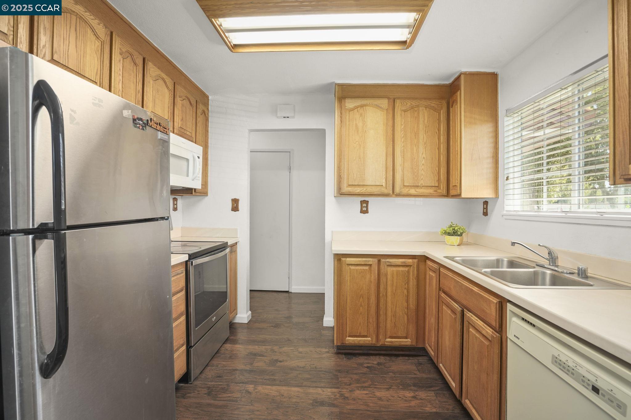 Detail Gallery Image 10 of 29 For 3224 Madrone St, Antioch,  CA 94509 - 3 Beds | 2 Baths
