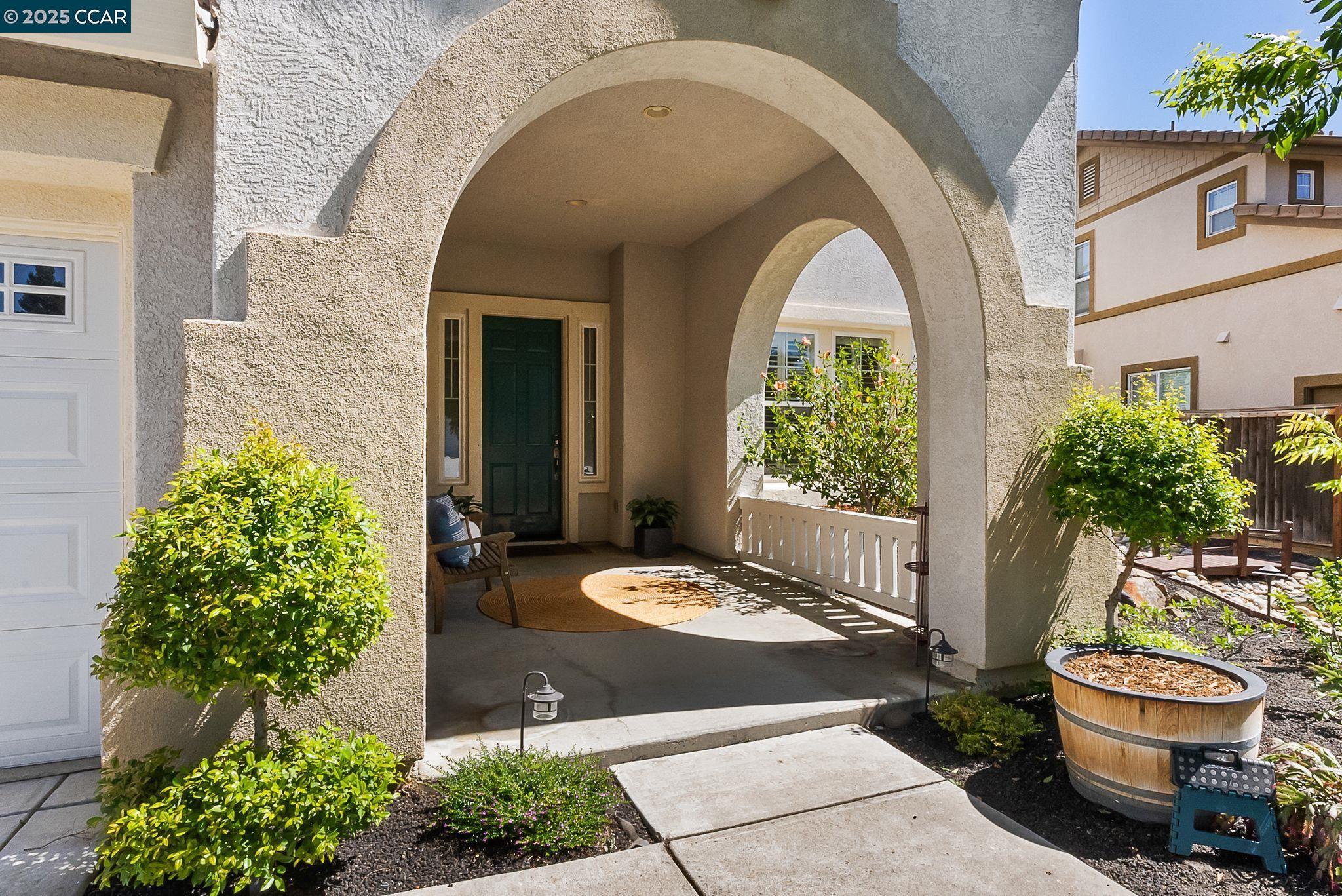 Detail Gallery Image 5 of 57 For 2460 Berkshire Ln, Brentwood,  CA 94513 - 5 Beds | 4 Baths