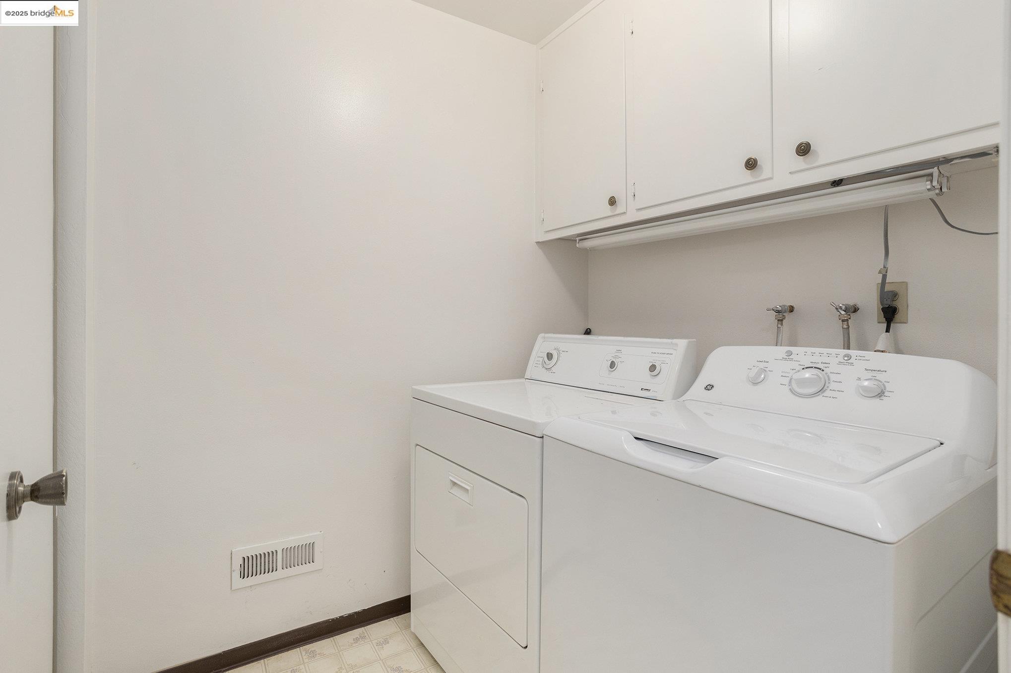 Detail Gallery Image 15 of 22 For 2333 Camelback Dr, Antioch,  CA 94509 - 4 Beds | 2 Baths