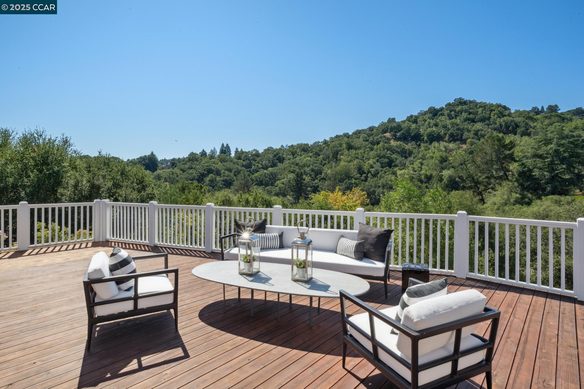 Detail Gallery Image 23 of 59 For 1133 Estates Dr, Lafayette,  CA 94549 - 4 Beds | 4/1 Baths