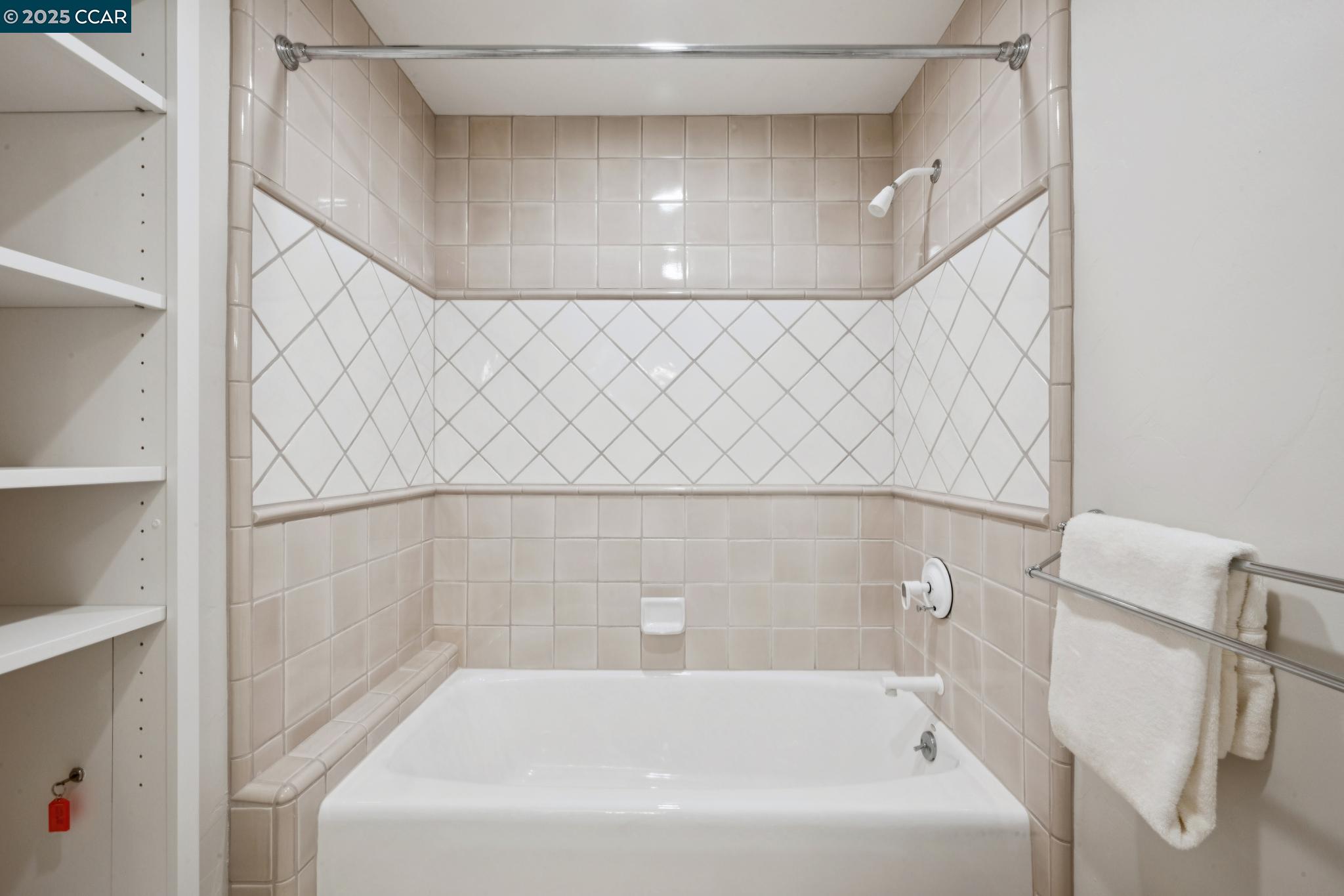 Detail Gallery Image 34 of 59 For 1133 Estates Dr, Lafayette,  CA 94549 - 4 Beds | 4/1 Baths