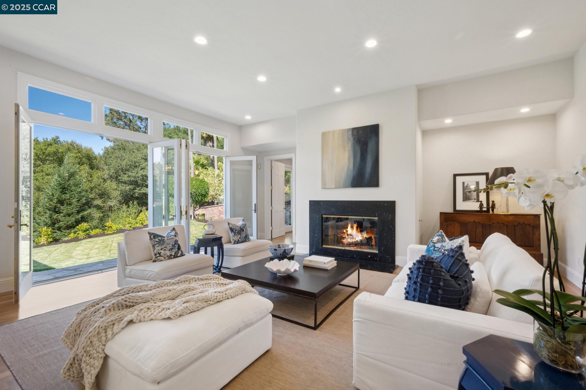 Detail Gallery Image 9 of 59 For 1133 Estates Dr, Lafayette,  CA 94549 - 4 Beds | 4/1 Baths