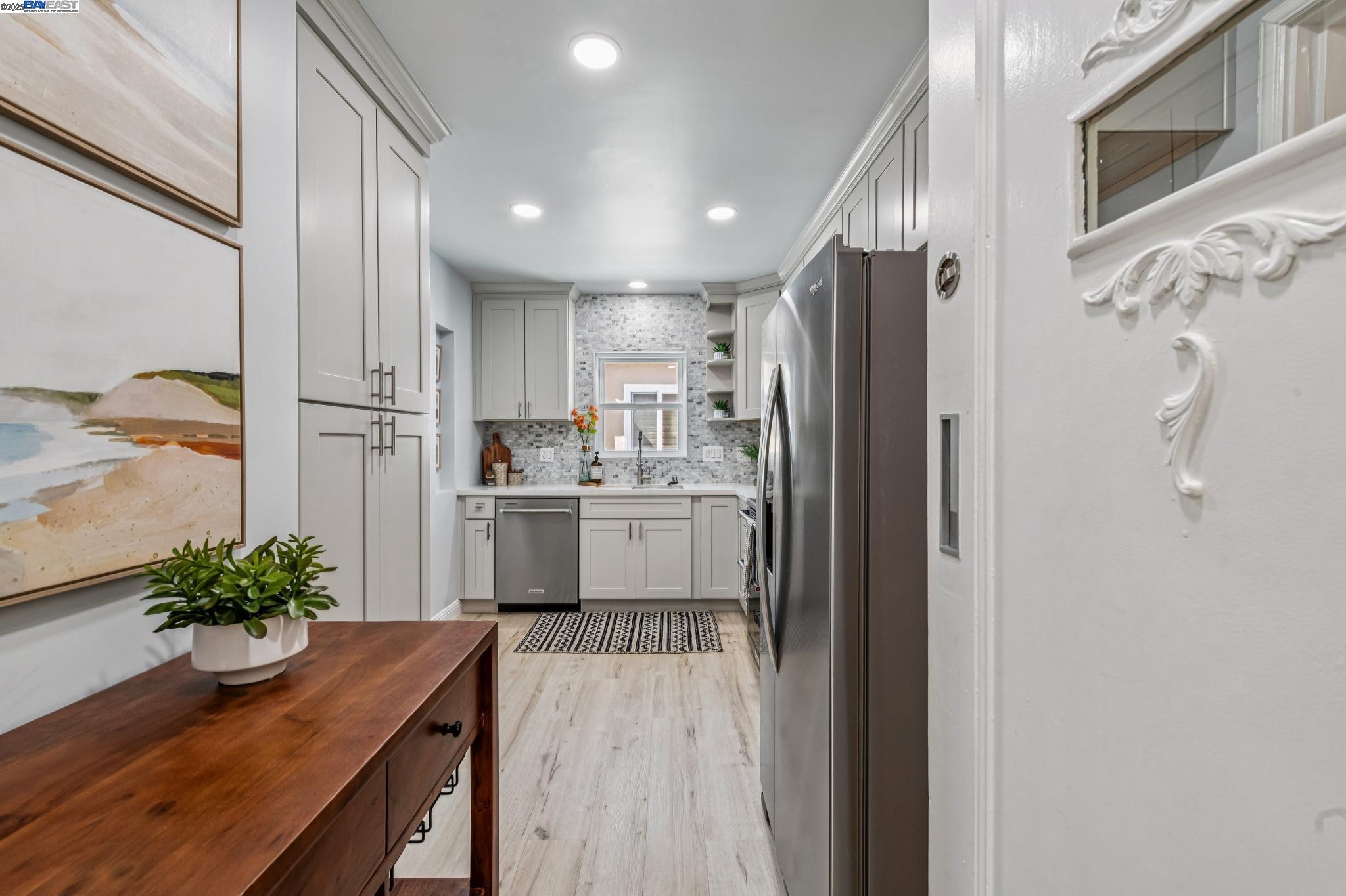 Detail Gallery Image 12 of 30 For 506 Clayton, El Cerrito,  CA 94530-3230 - 2 Beds | 1 Baths