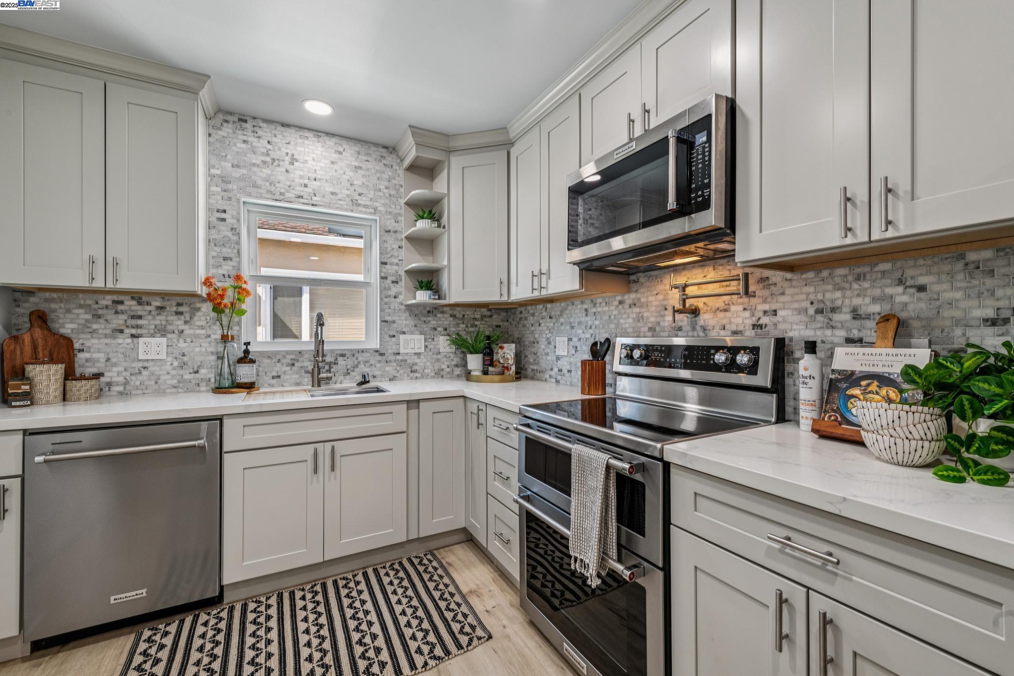 Detail Gallery Image 13 of 30 For 506 Clayton, El Cerrito,  CA 94530-3230 - 2 Beds | 1 Baths
