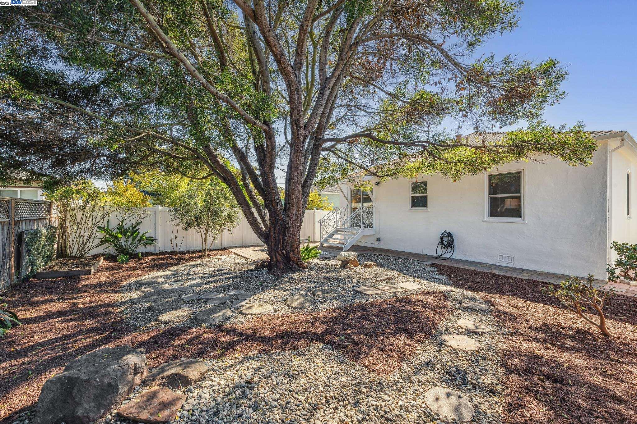 Detail Gallery Image 25 of 30 For 506 Clayton, El Cerrito,  CA 94530-3230 - 2 Beds | 1 Baths
