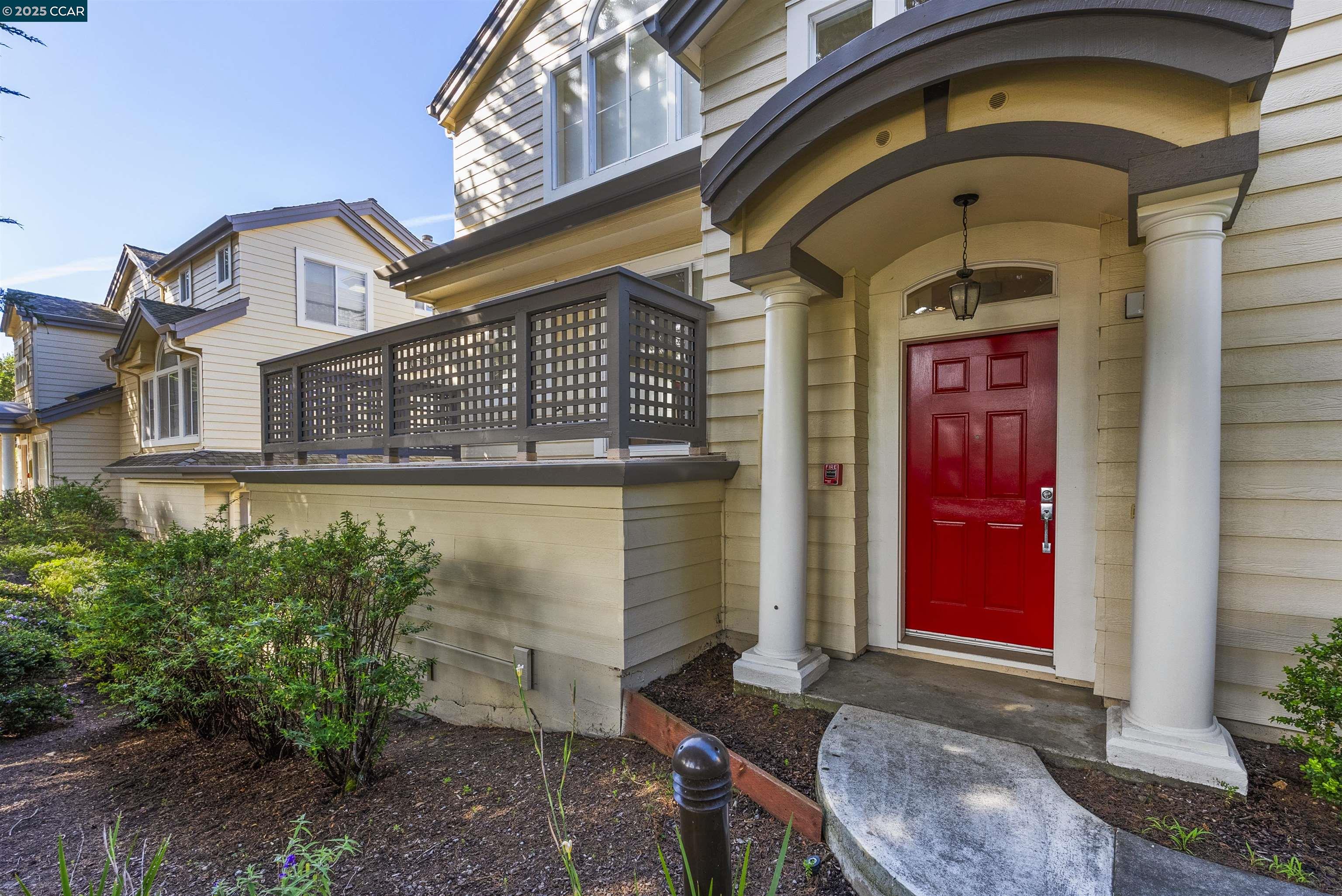 Detail Gallery Image 4 of 34 For 156 Patrick Way, Half Moon Bay,  CA 94019 - 3 Beds | 3 Baths