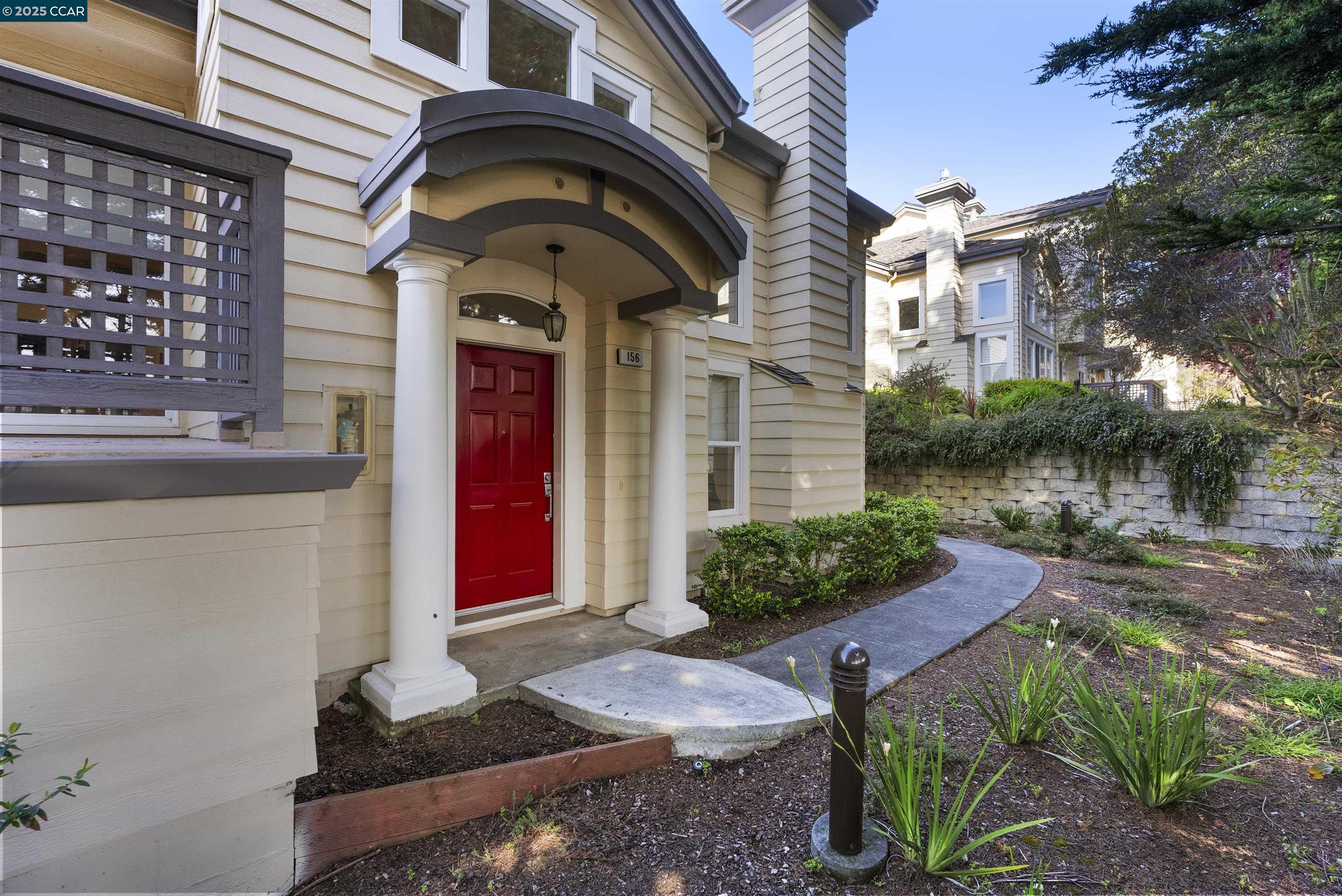 Detail Gallery Image 5 of 34 For 156 Patrick Way, Half Moon Bay,  CA 94019 - 3 Beds | 3 Baths