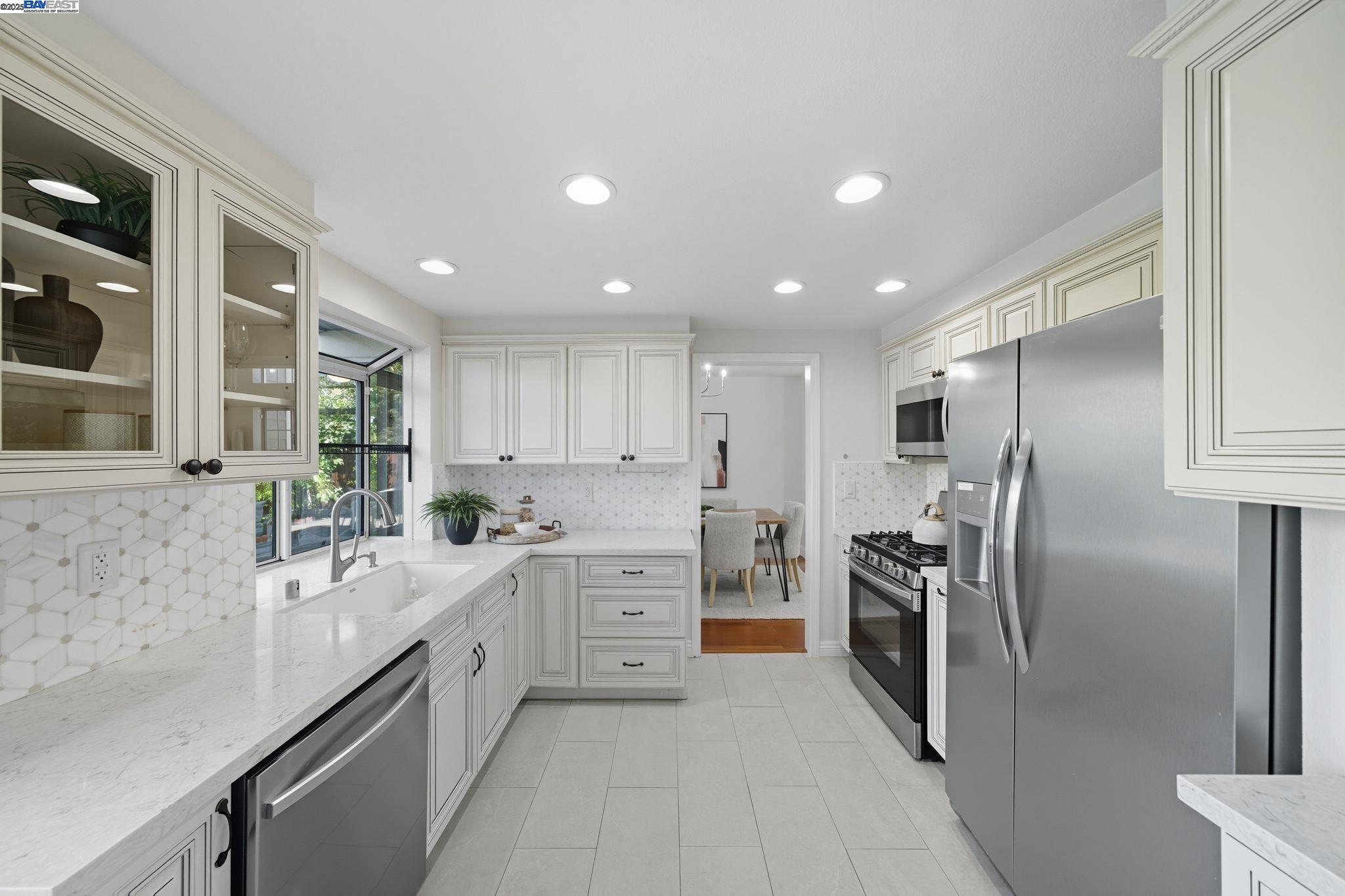 Detail Gallery Image 13 of 47 For 35672 Terrace Dr, Fremont,  CA 94536 - 3 Beds | 2/1 Baths
