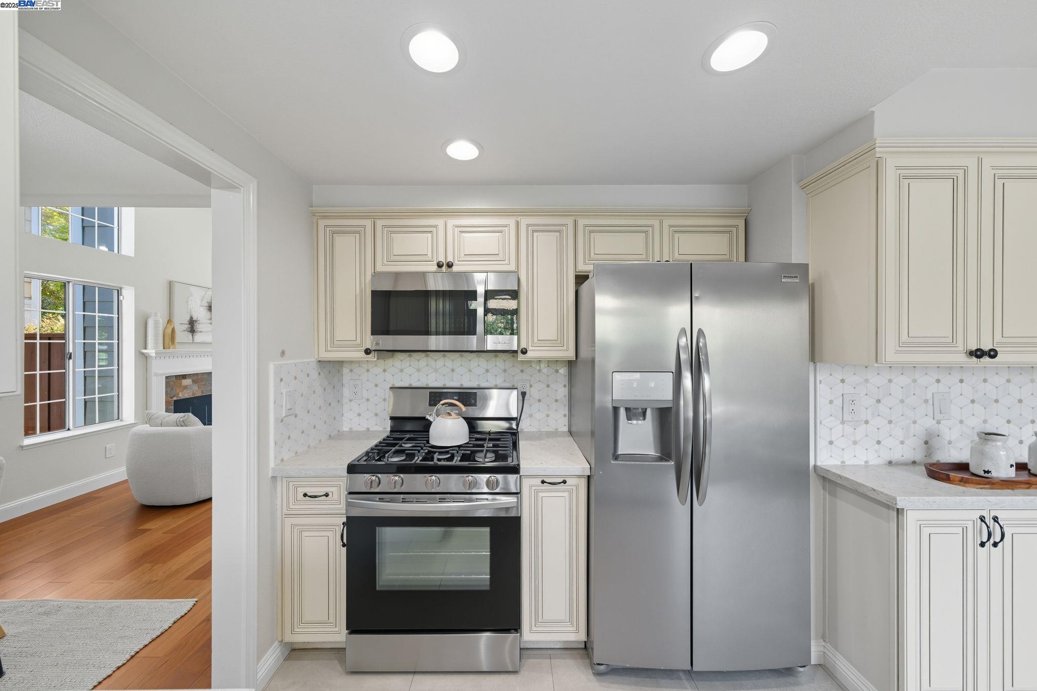 Detail Gallery Image 14 of 47 For 35672 Terrace Dr, Fremont,  CA 94536 - 3 Beds | 2/1 Baths