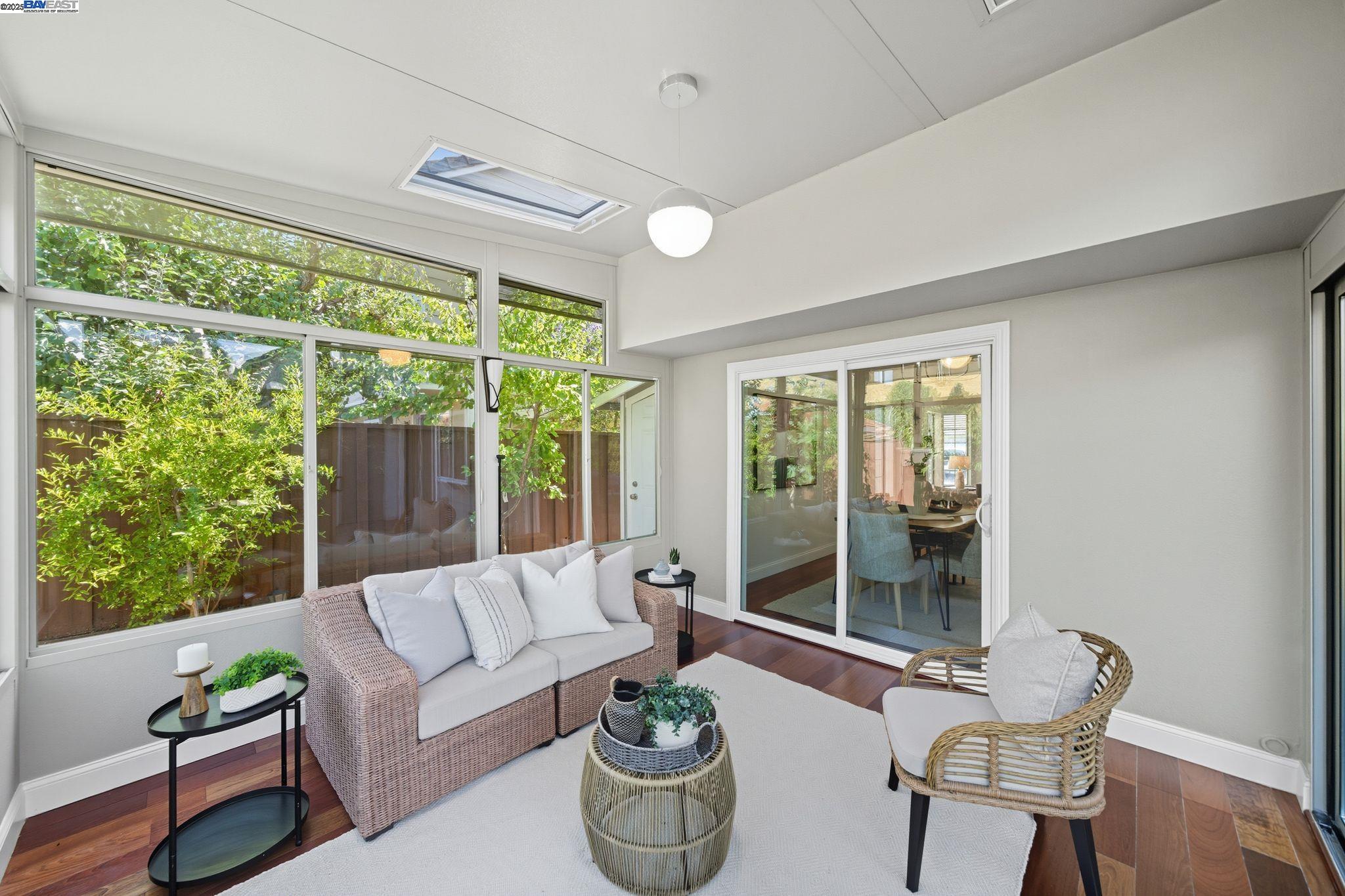 Detail Gallery Image 10 of 47 For 35672 Terrace Dr, Fremont,  CA 94536 - 3 Beds | 2/1 Baths