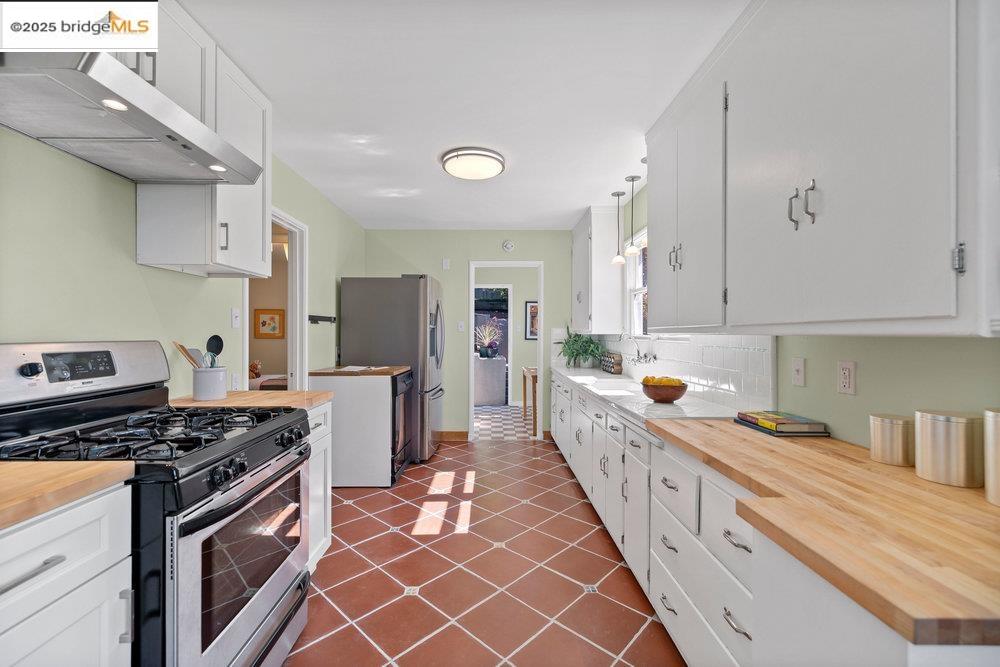 Detail Gallery Image 13 of 40 For 4007 Vale Ave, Oakland,  CA 94619 - 2 Beds | 1 Baths
