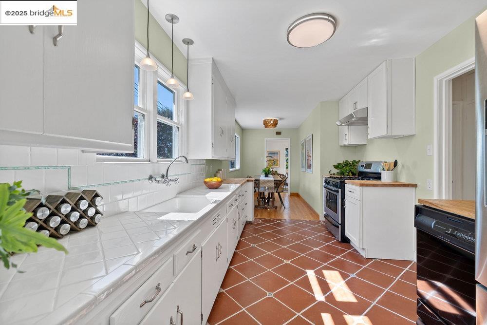 Detail Gallery Image 14 of 40 For 4007 Vale Ave, Oakland,  CA 94619 - 2 Beds | 1 Baths