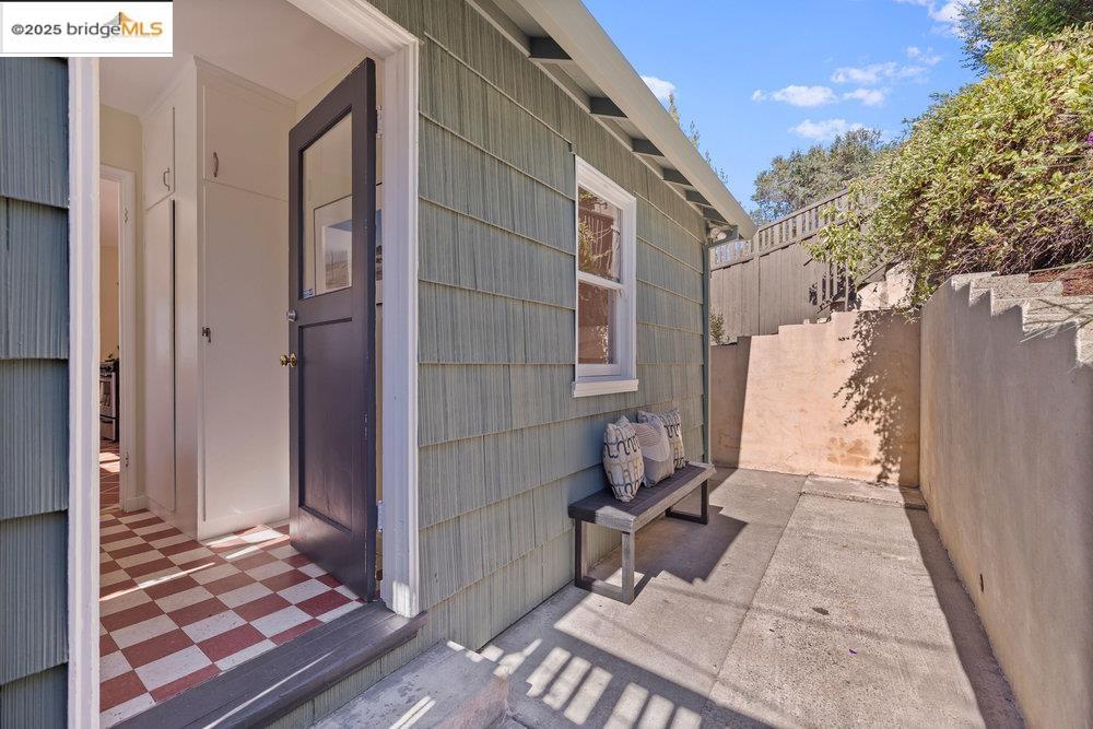 Detail Gallery Image 32 of 40 For 4007 Vale Ave, Oakland,  CA 94619 - 2 Beds | 1 Baths