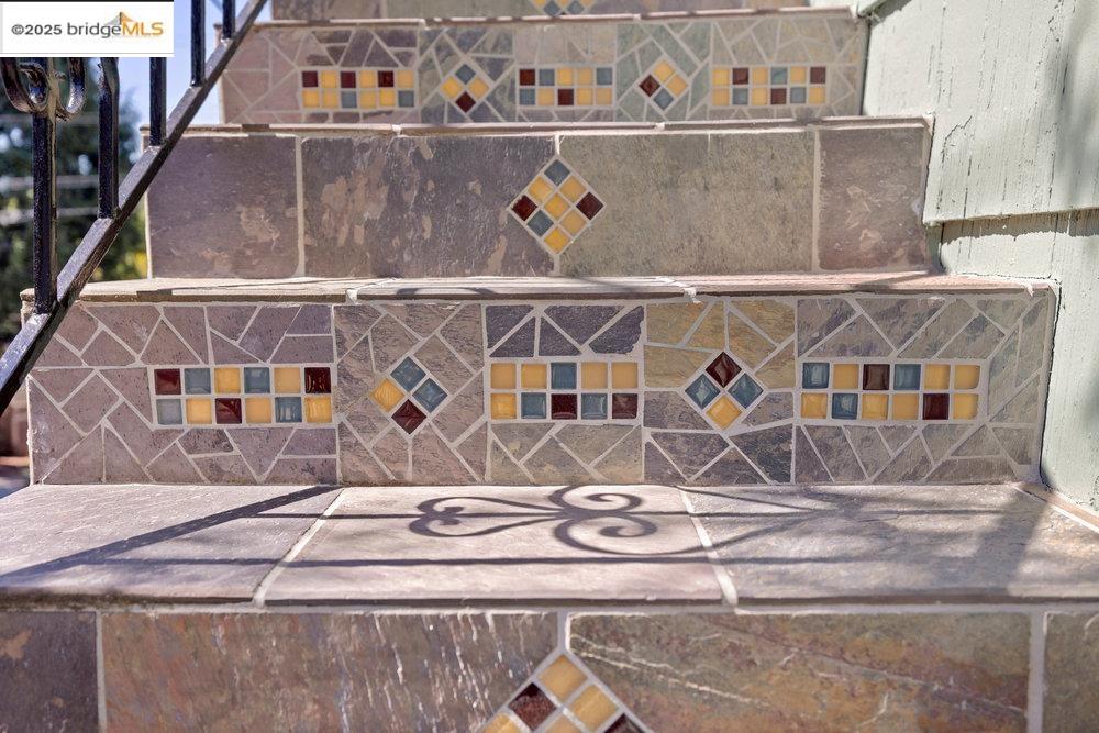 Detail Gallery Image 7 of 40 For 4007 Vale Ave, Oakland,  CA 94619 - 2 Beds | 1 Baths
