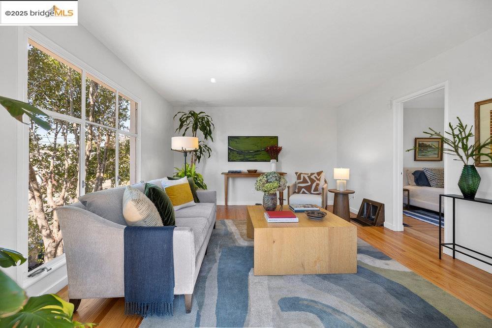 Detail Gallery Image 9 of 40 For 4007 Vale Ave, Oakland,  CA 94619 - 2 Beds | 1 Baths